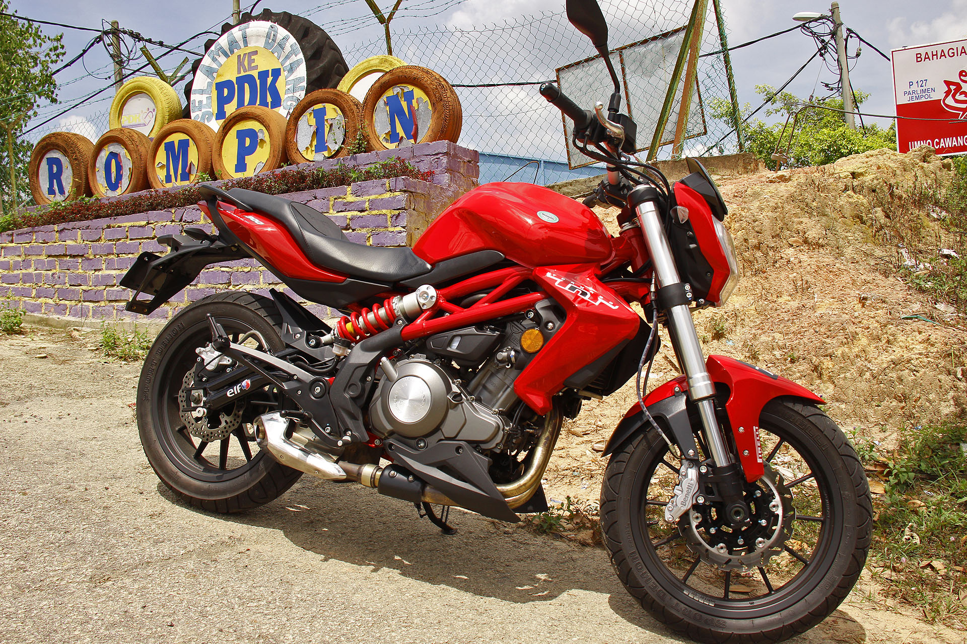 Benelli TNT 300: Fun and Agile In An Affordable Package