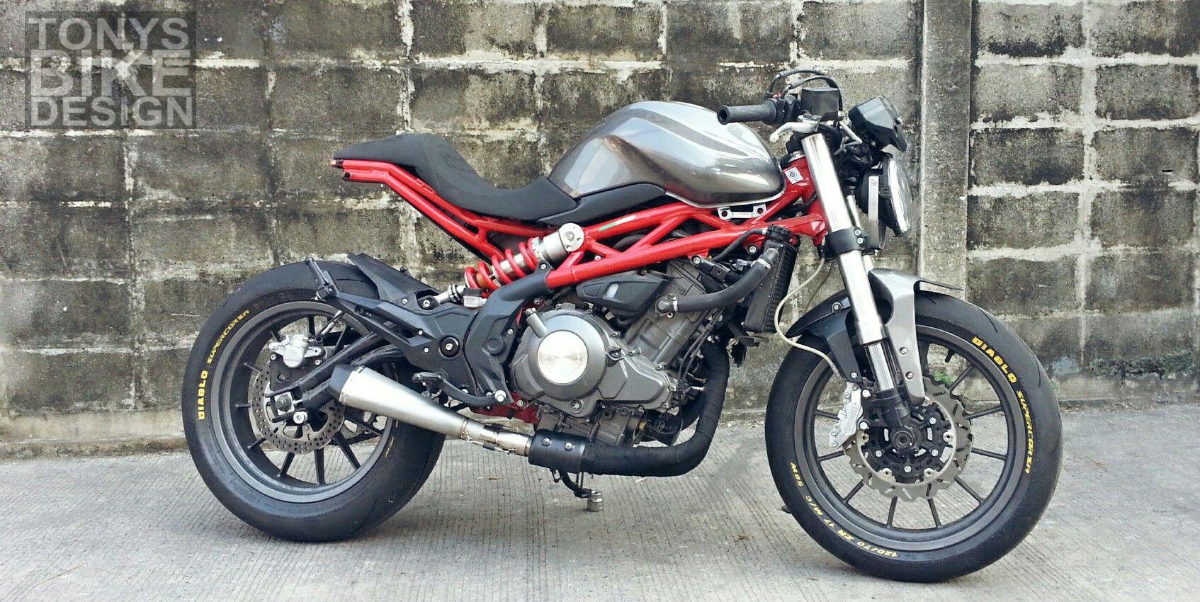 Benelli tnt300 cafe