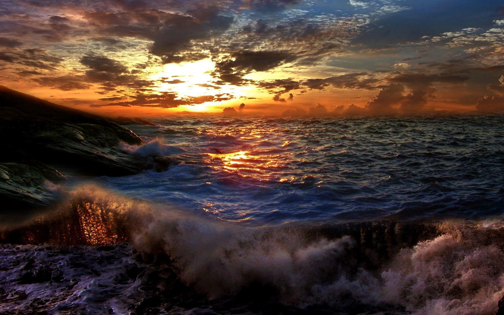 Free download Zastaki Com Sunset on a Stormy Sea Wallpaper