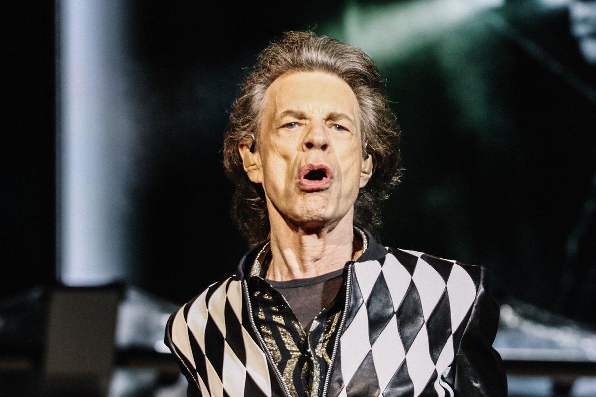 Rolling Stones at Soldier Field review: Mick Jagger in top form at