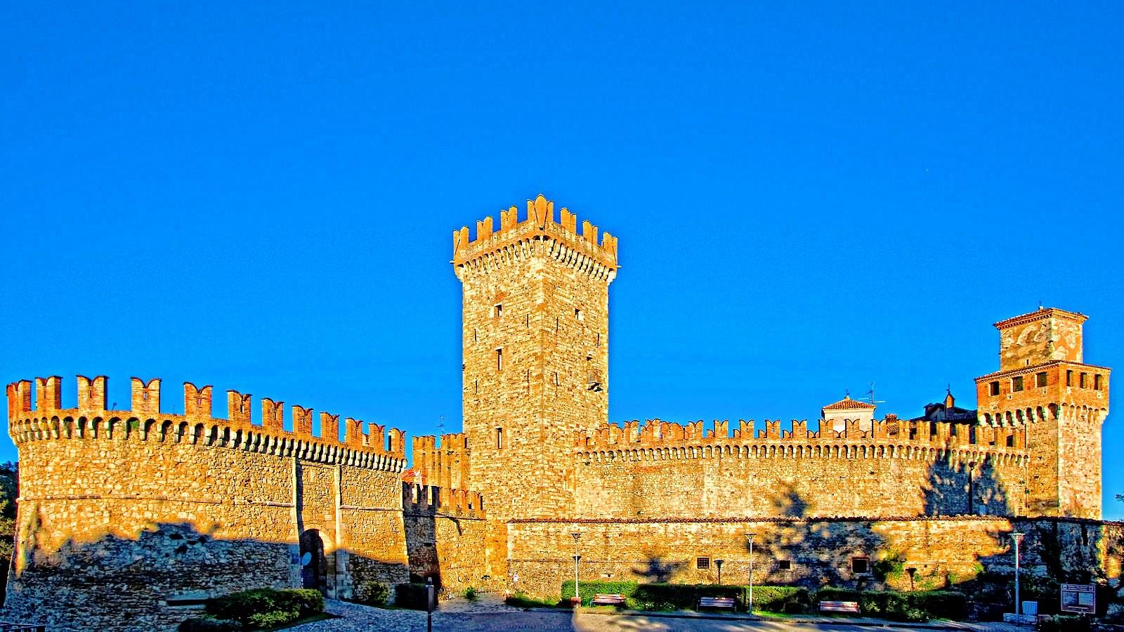 Medieval wallpaper: Rocca Di Soncino Italy Hills Medieval
