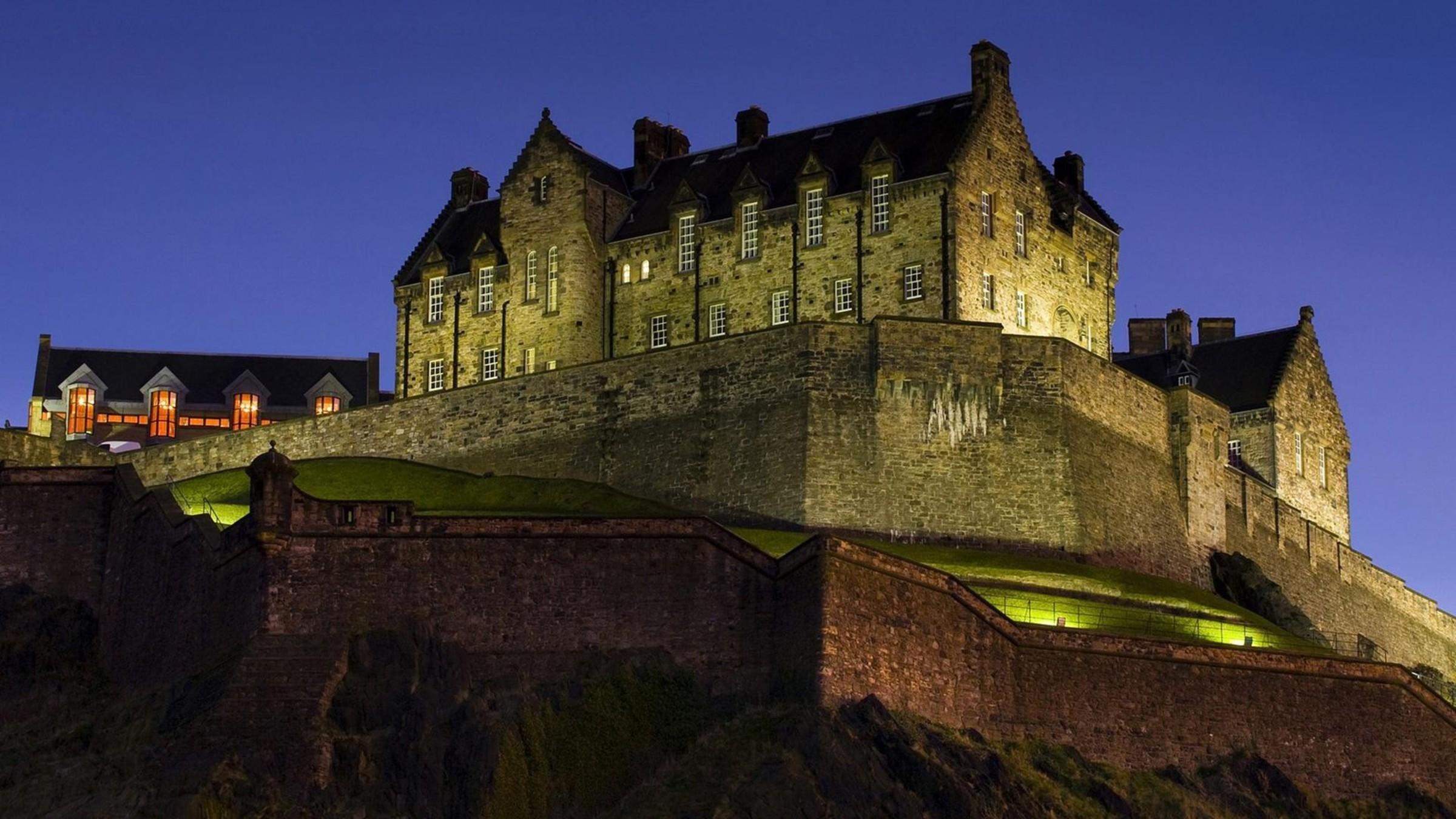 Edinburgh castle, Scotland. background aljanh.net, max img