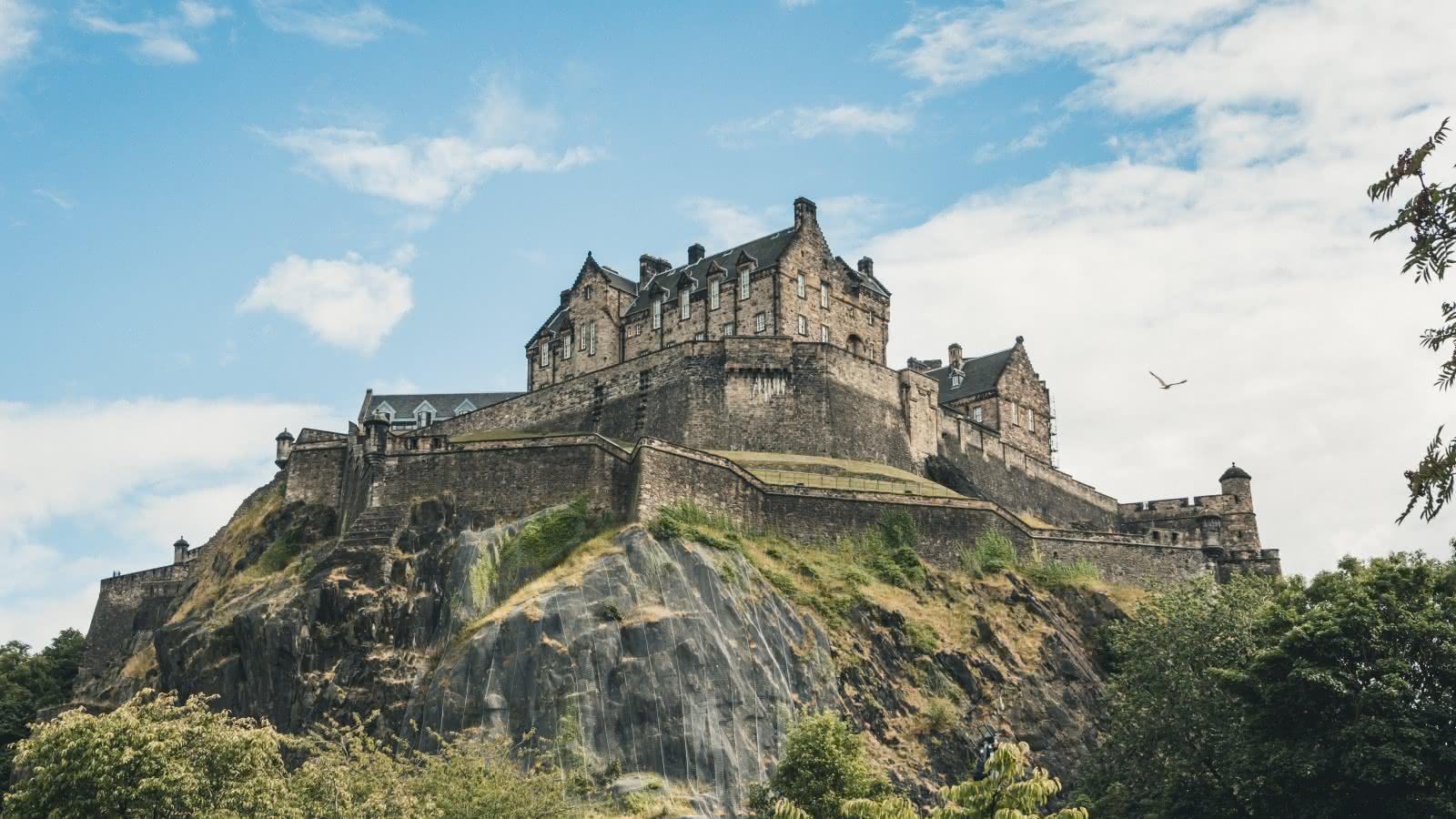 Edinburgh Castle Tour. SANDEMANs NEW Europe