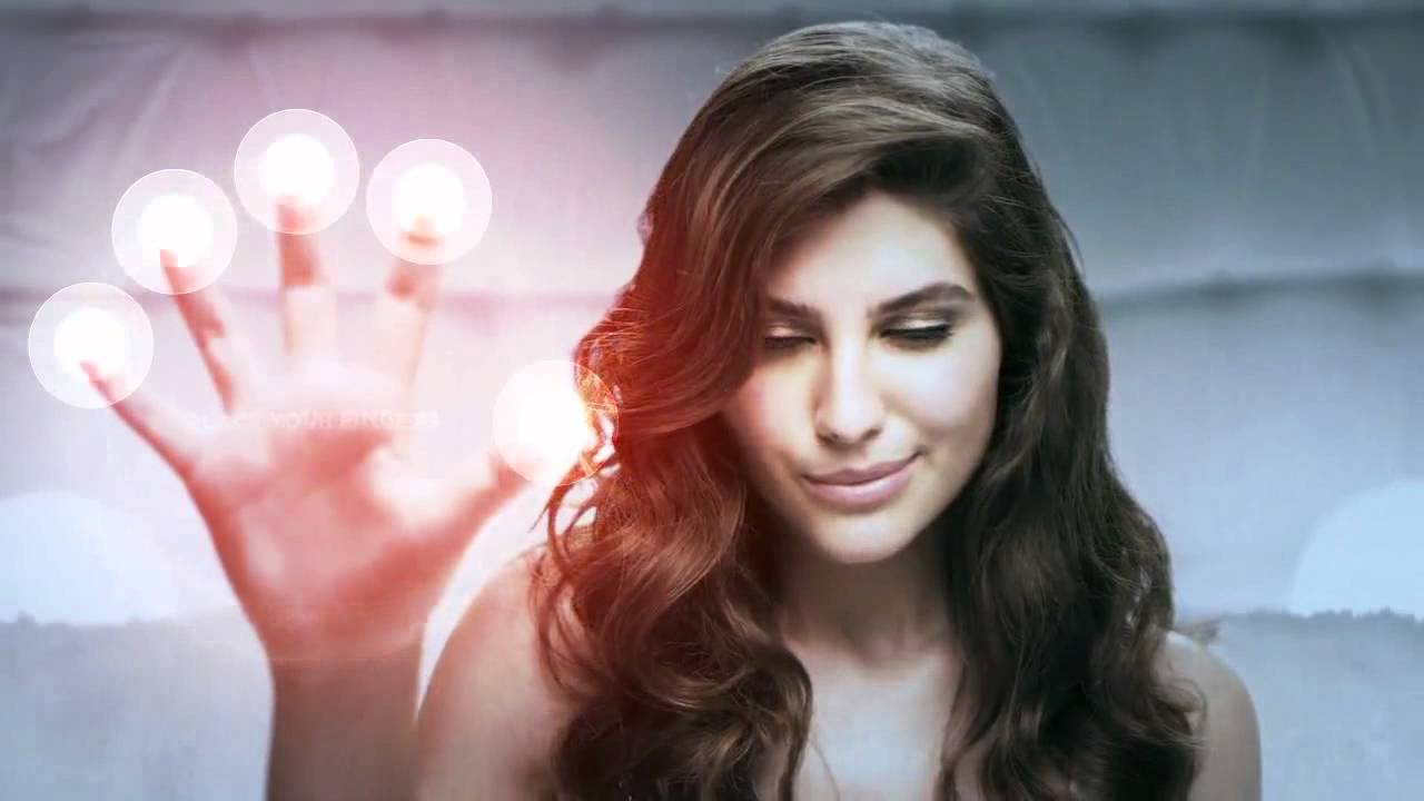 Digital Love Elnaaz Norouzi