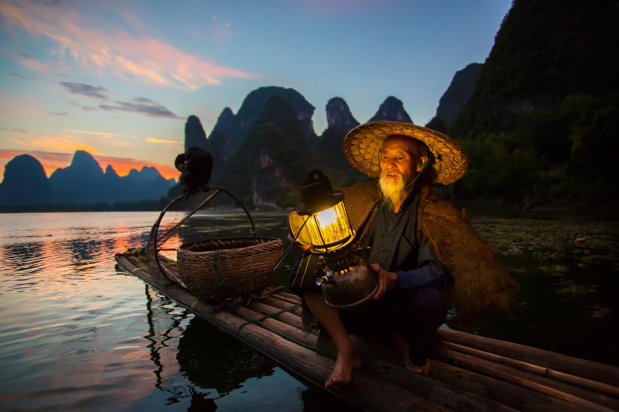 Fishing On The Li River In China wallpaper