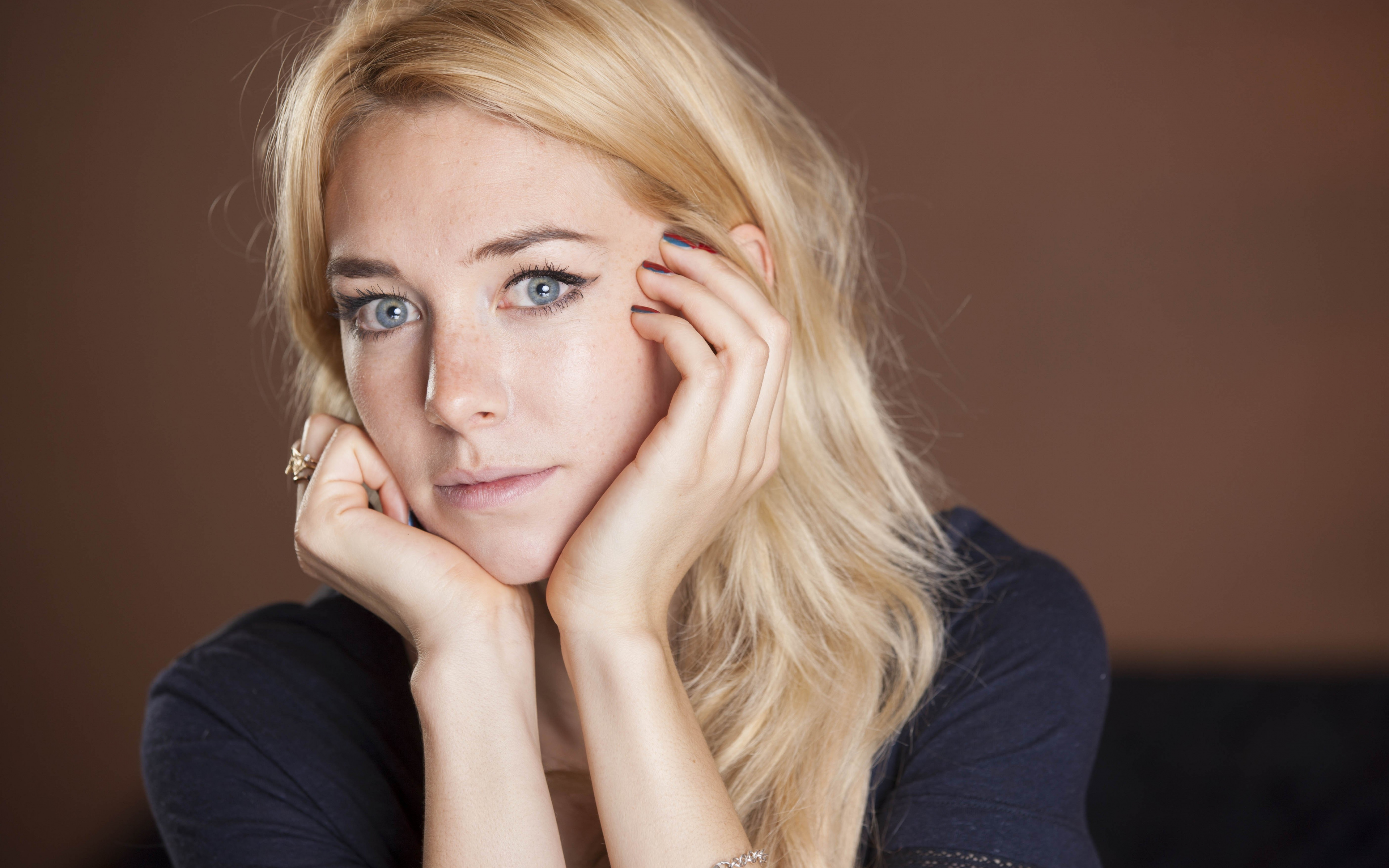 Download 3840x2400 Wallpaper Vanessa Kirby, Blonde, Celebrity, 4 K