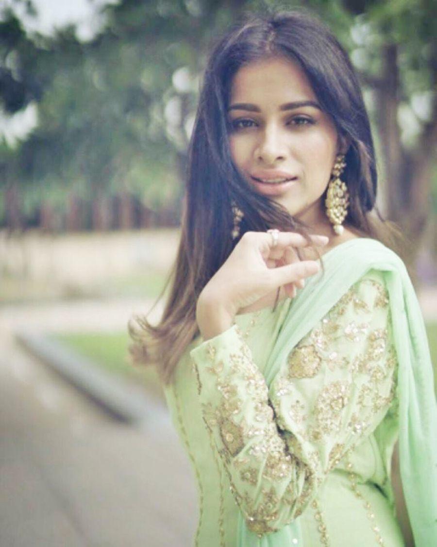 Punjabi Model Sara Gurpal HD Photo and Wallpaper