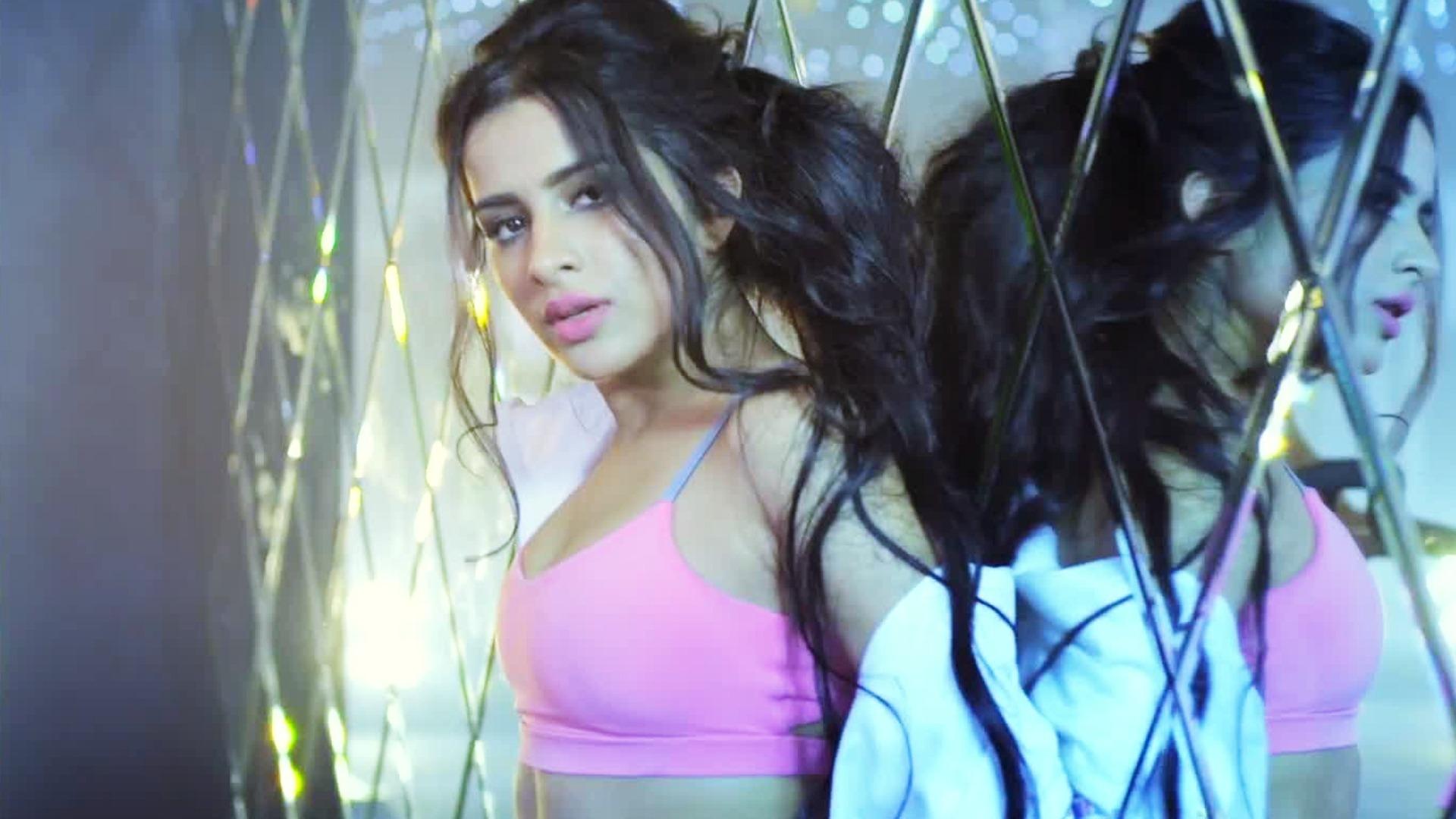 Sara Gurpal Wallpaper HD Background Free Download