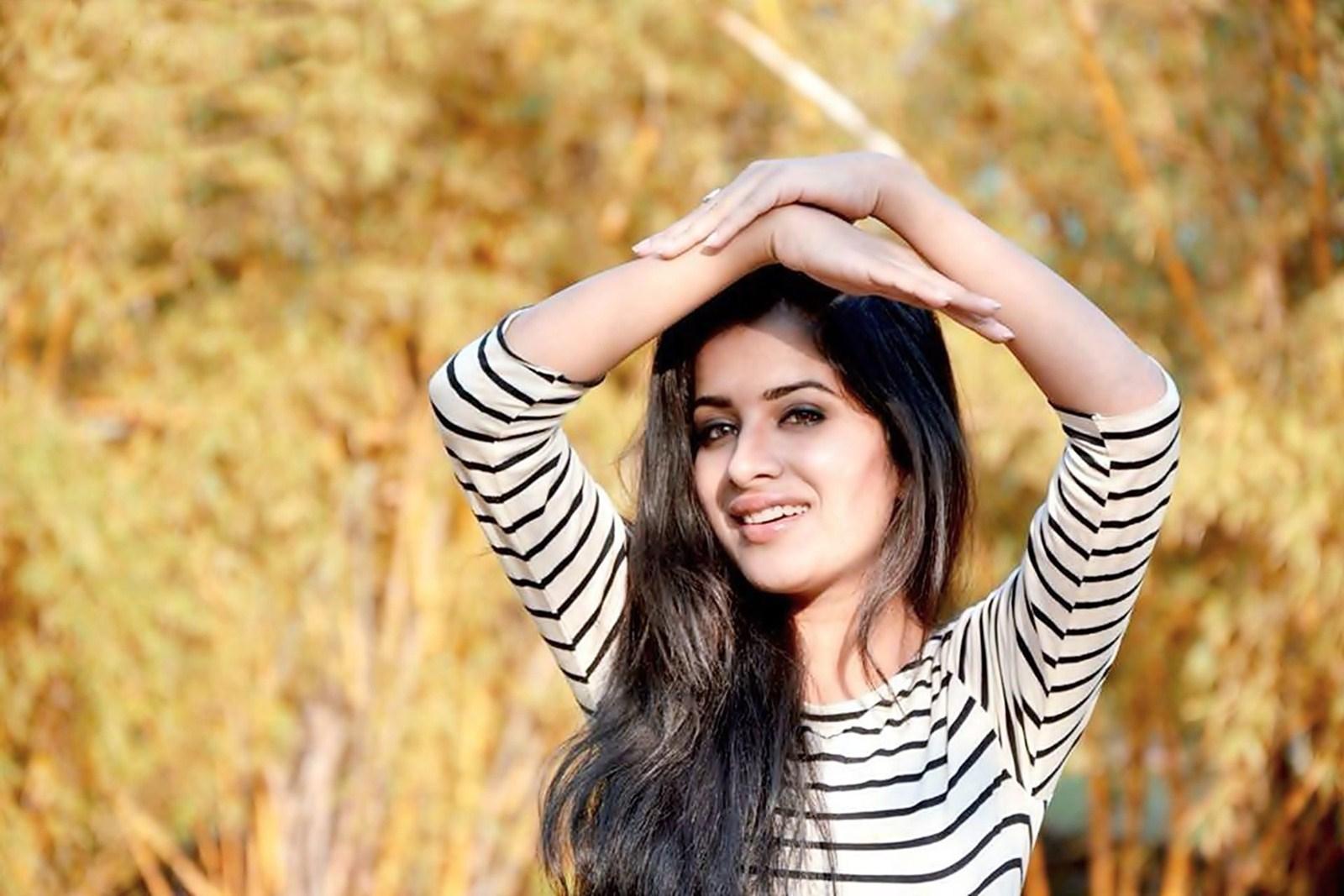 Punjabi Models Sara Gurpal Ima Sara Gurpal Wallpaper