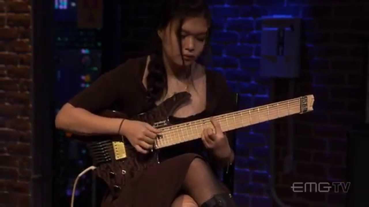 GB guitarristas, Yvette Young, endorser EMG