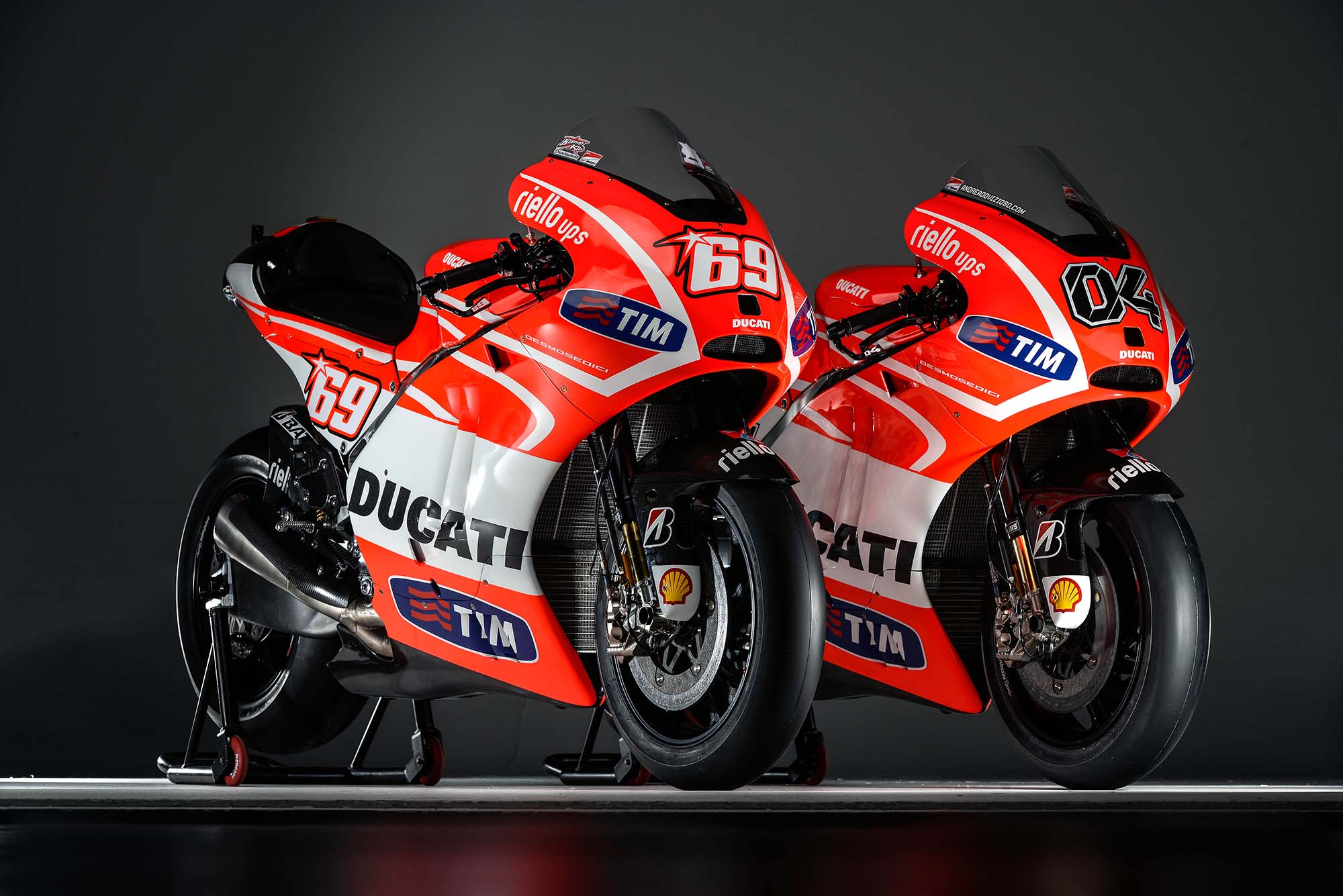 Ducati Desmosedici GP13 grand prix race racing ds wallpaper