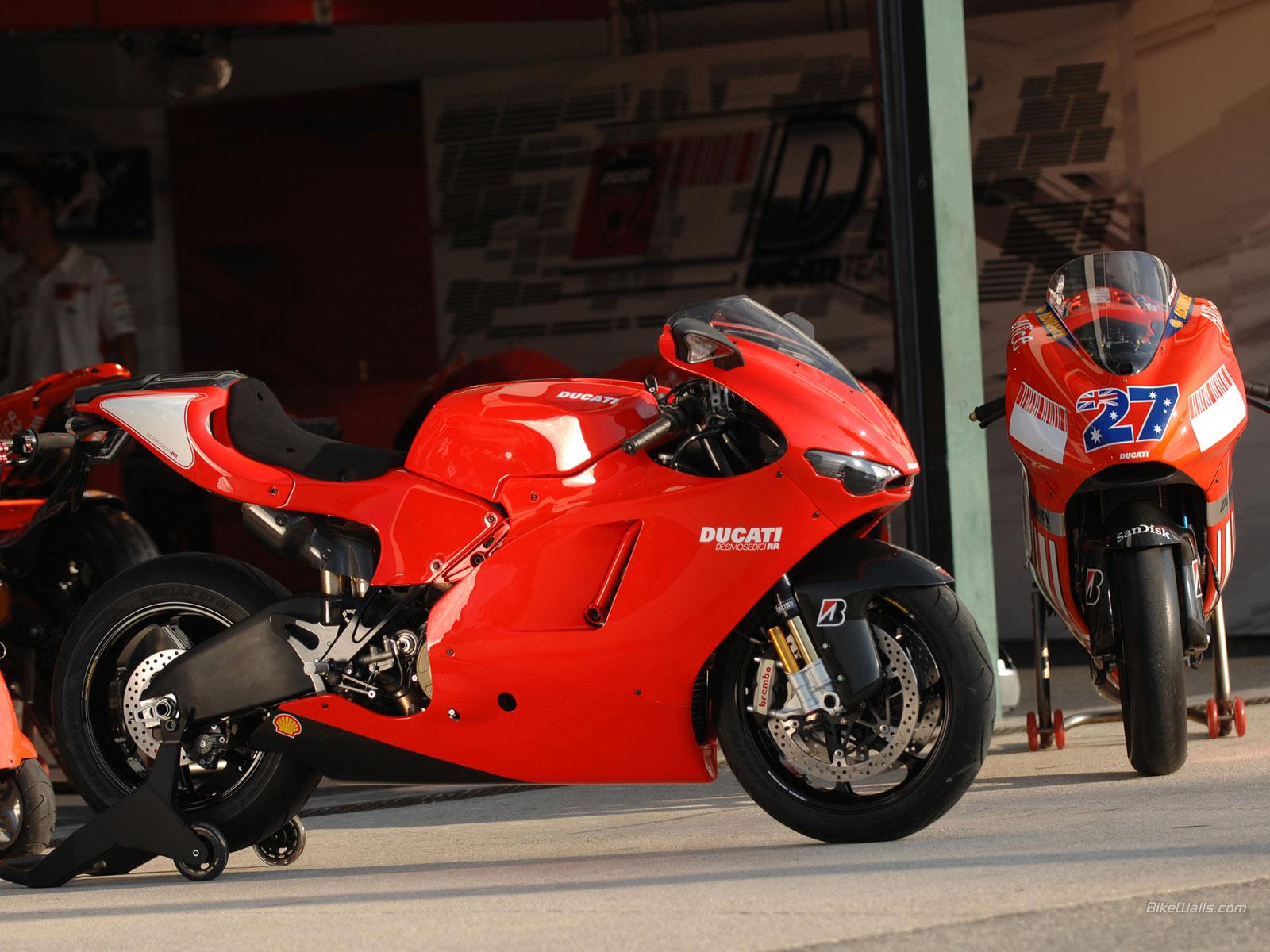 Ducati Desmosedici RR 1600 x 1200 wallpaper