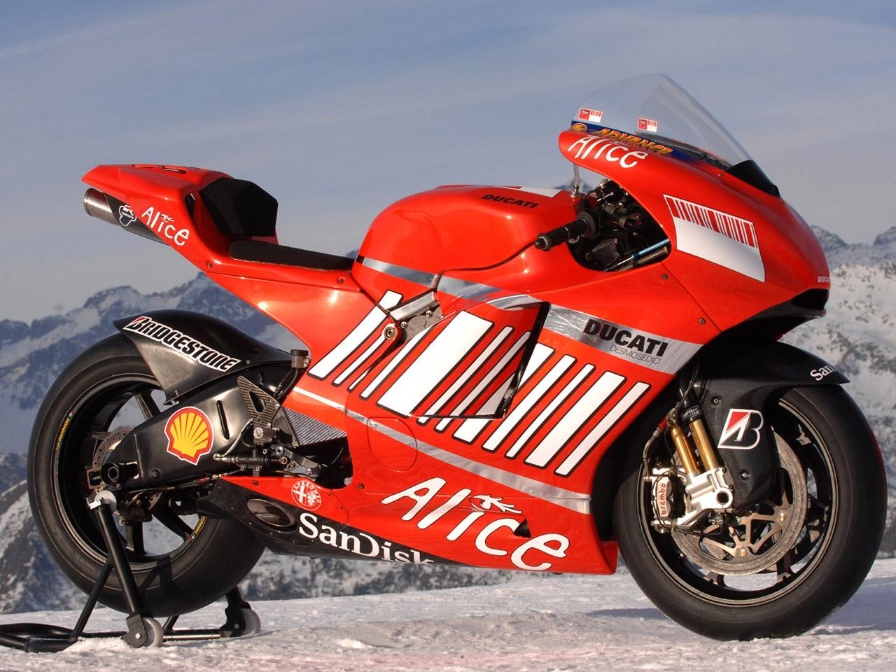Ducati Desmosedici GP7 picture. Ducati photo gallery