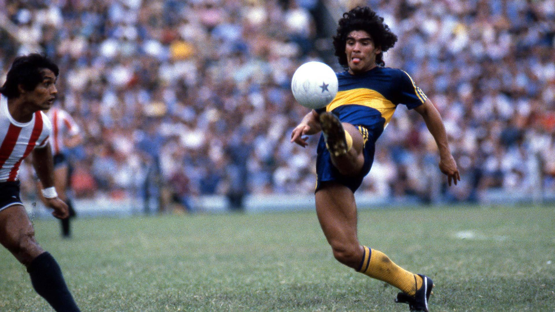 Eligieron la camiseta de Boca que utilizó Maradona como la segunda