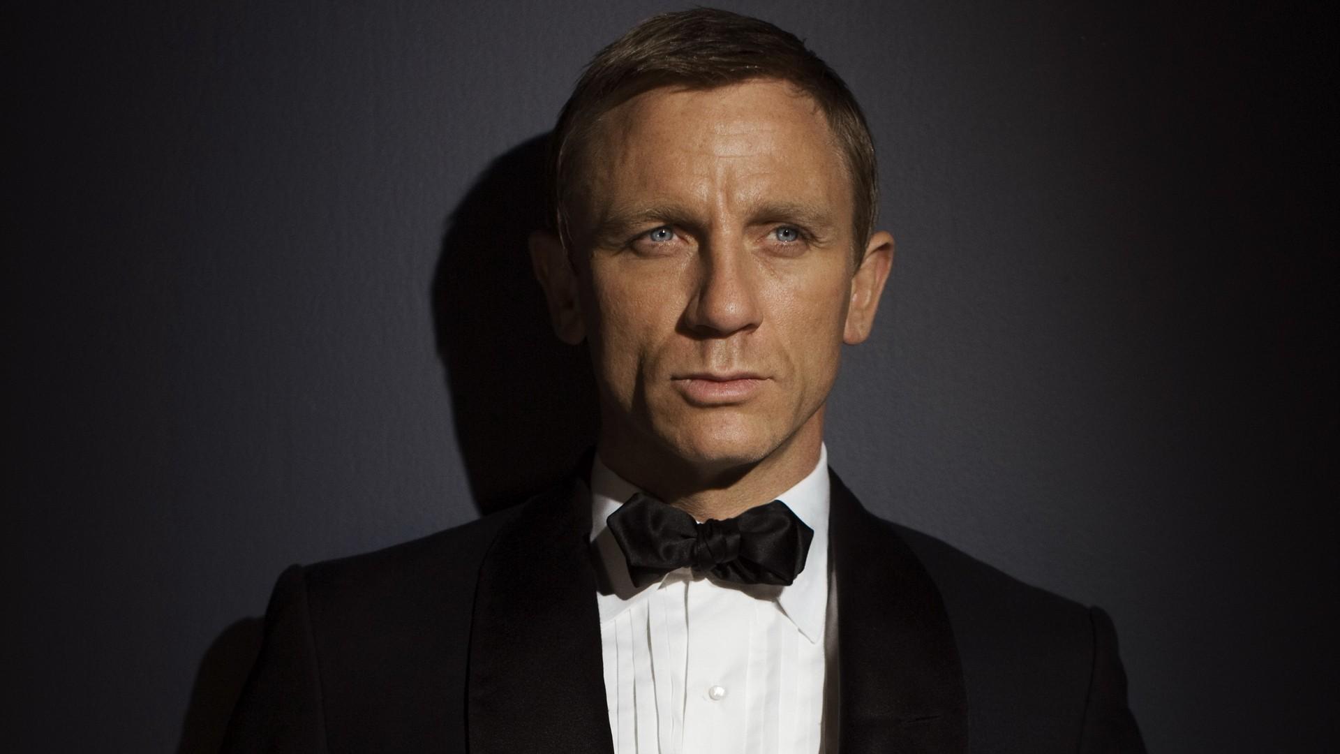 James Bond Daniel Craig Tuxedo HD Wallpaper, Background Image