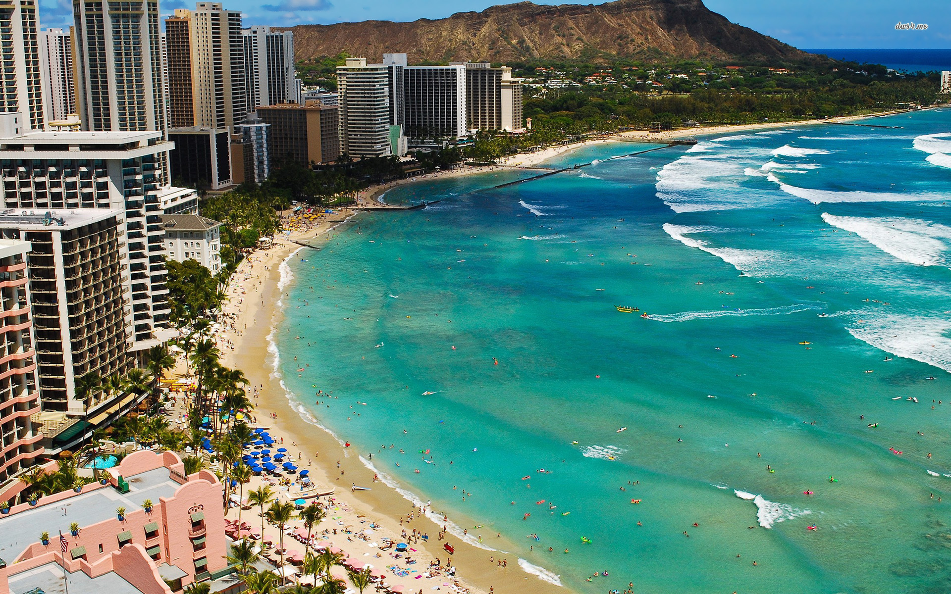 Sunny day on a Waikiki beach wallpaper wallpaper