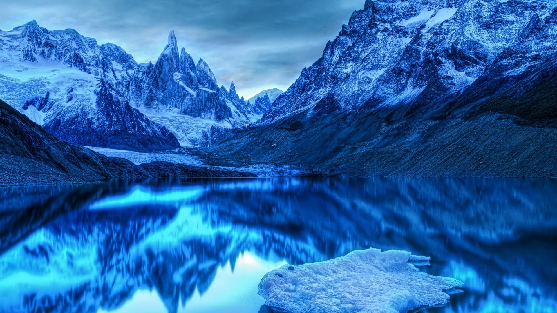 Download wallpaper 1920x1080 mountains, lake, reflection, snow, ice