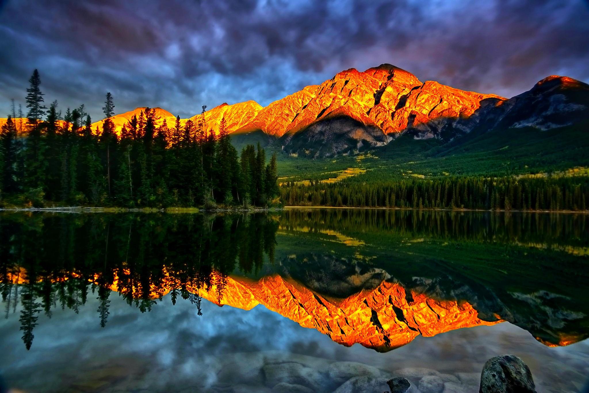Mountain: Beautiful Clouds Sky Trees Reflection Lake Nature Stunning
