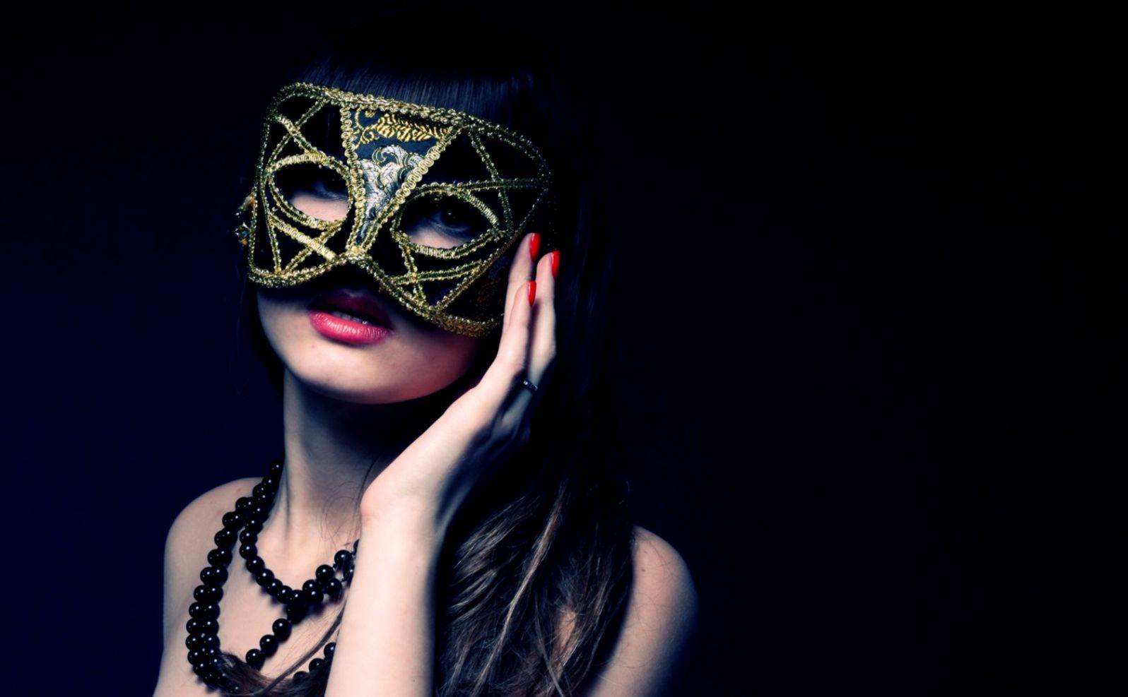 Beautiful Woman Black Mask HD Wallpaper
