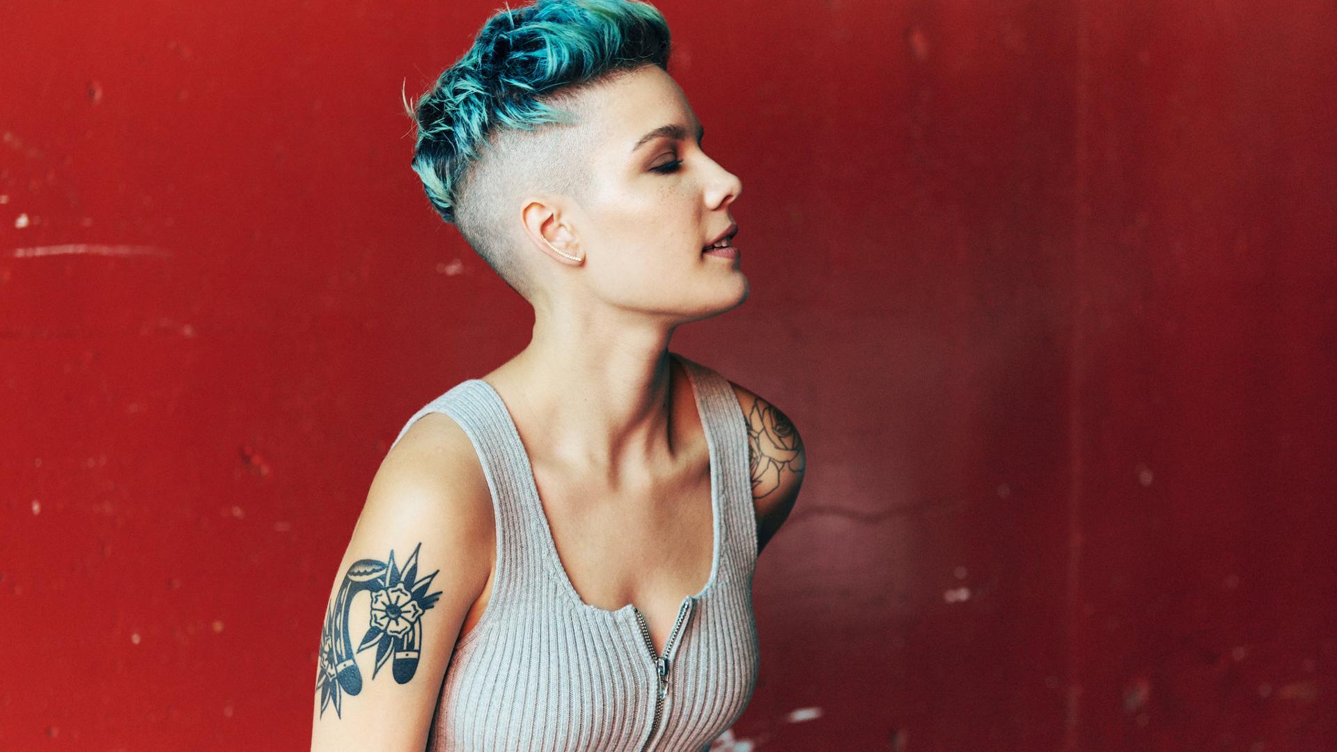 Halsey Backdrop Wallpaper New Hair HD Wallpaper