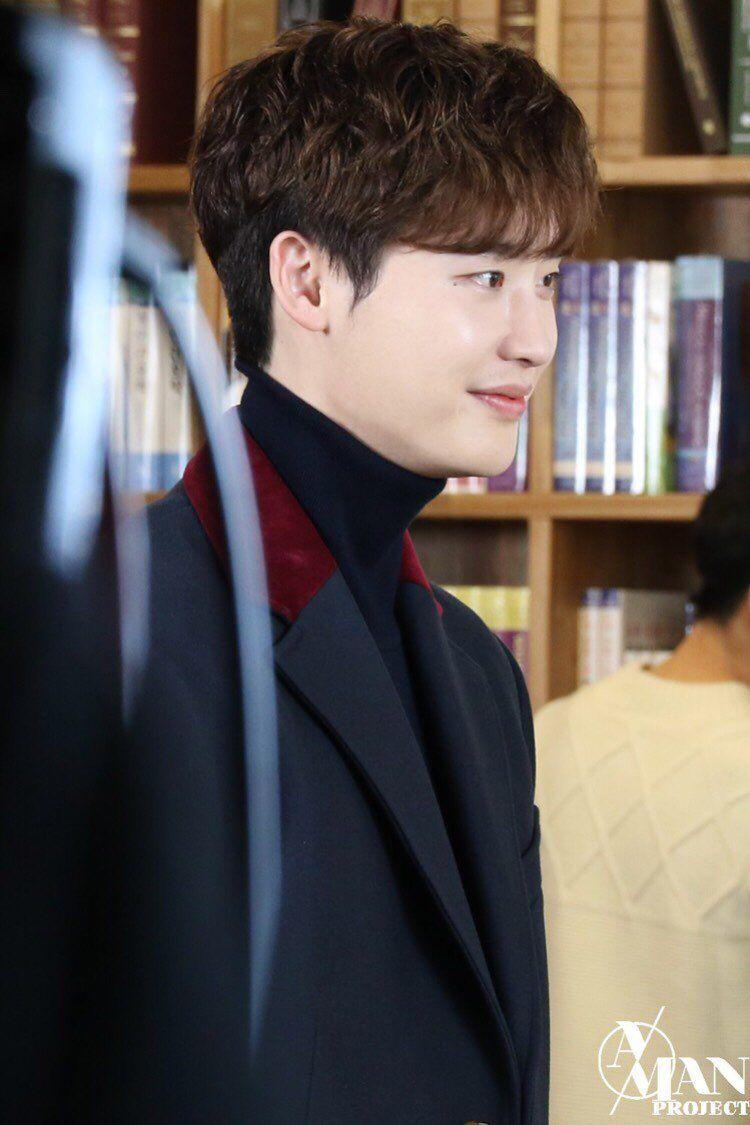 Lee Jong Suk ❤❤ 'Romance is a bonus book' Drama ^^. Lee Jong Suk