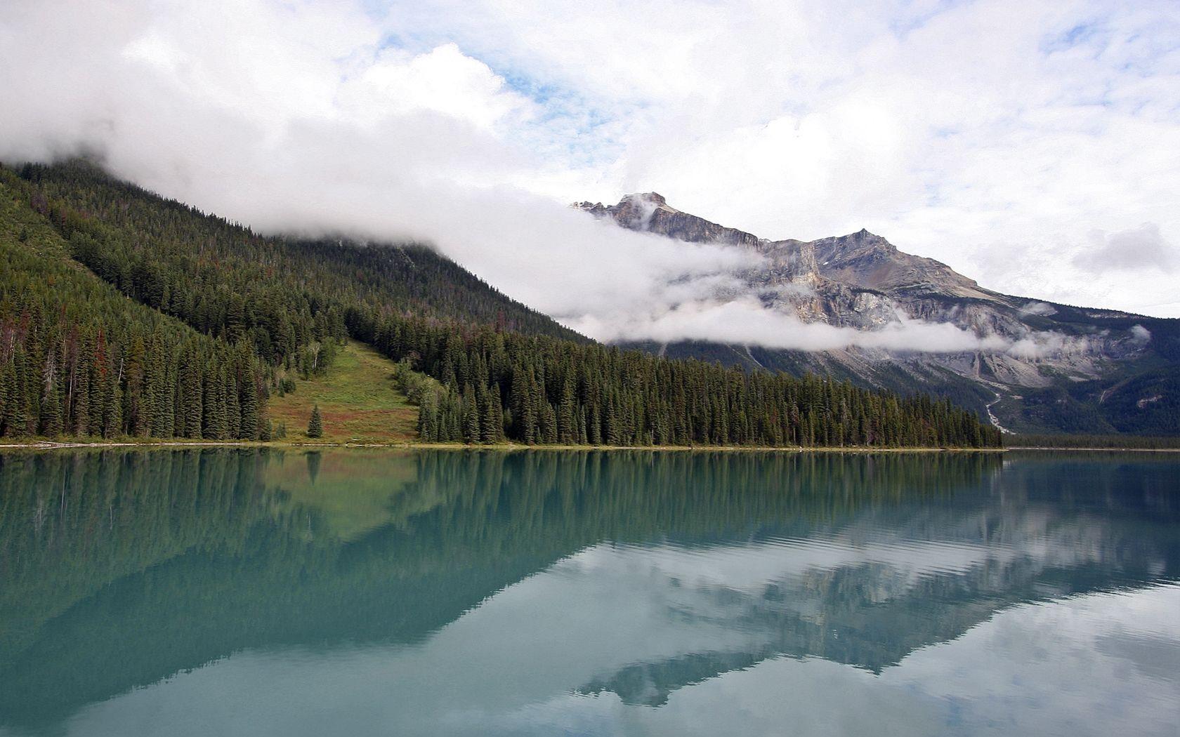 Nature: Emerald Lake, Yoho National Park, British Columbia, Canada