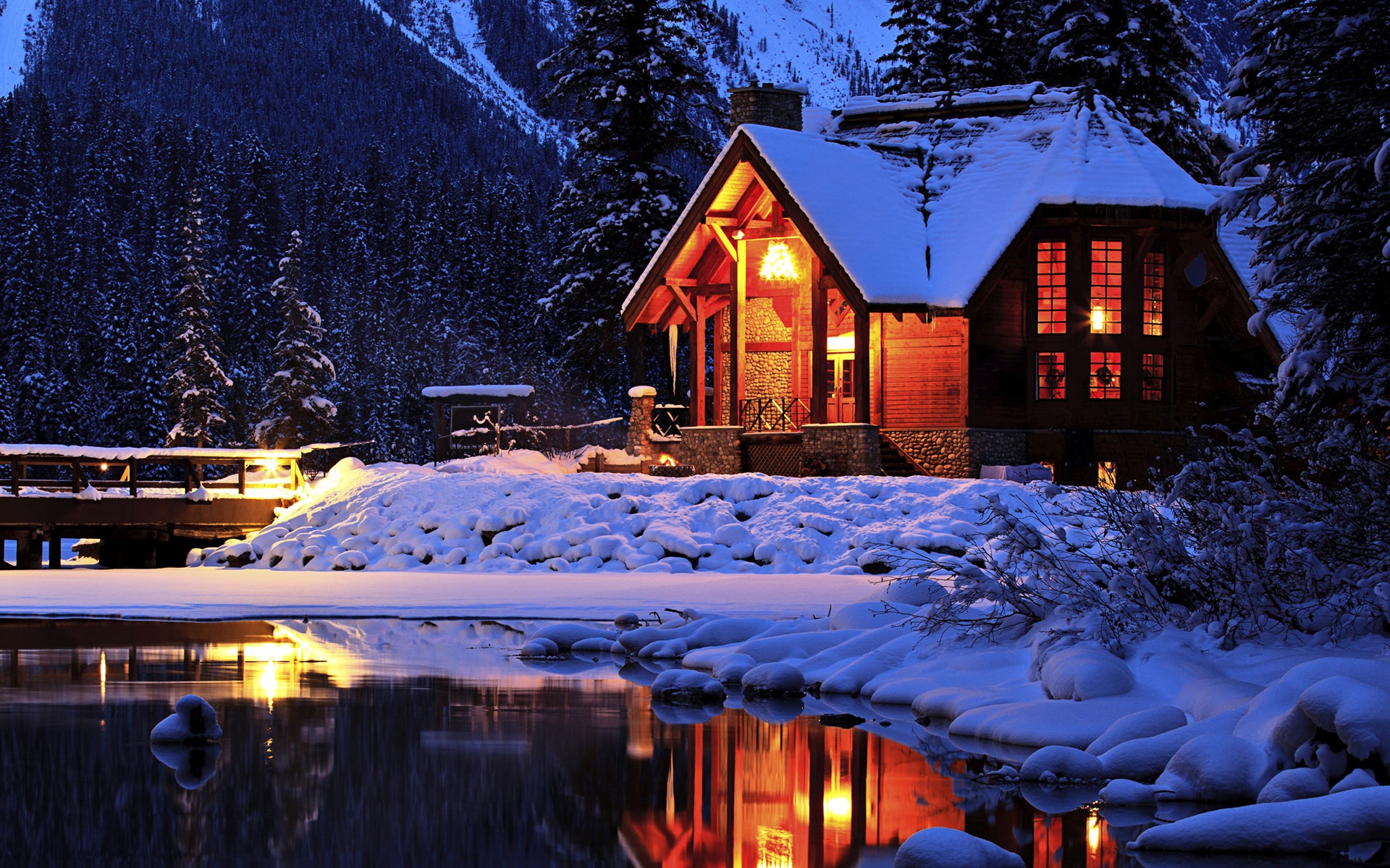 Wallpaper Winter, Cozy mountain lodge, Emerald Lake, Yoho National