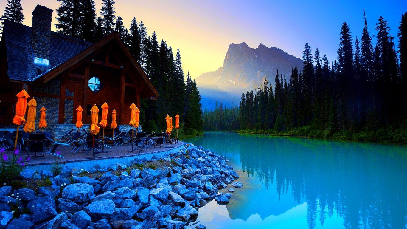 Lakes: EMERALD LAKE Yoho Park National Columbia British Odge Desktop