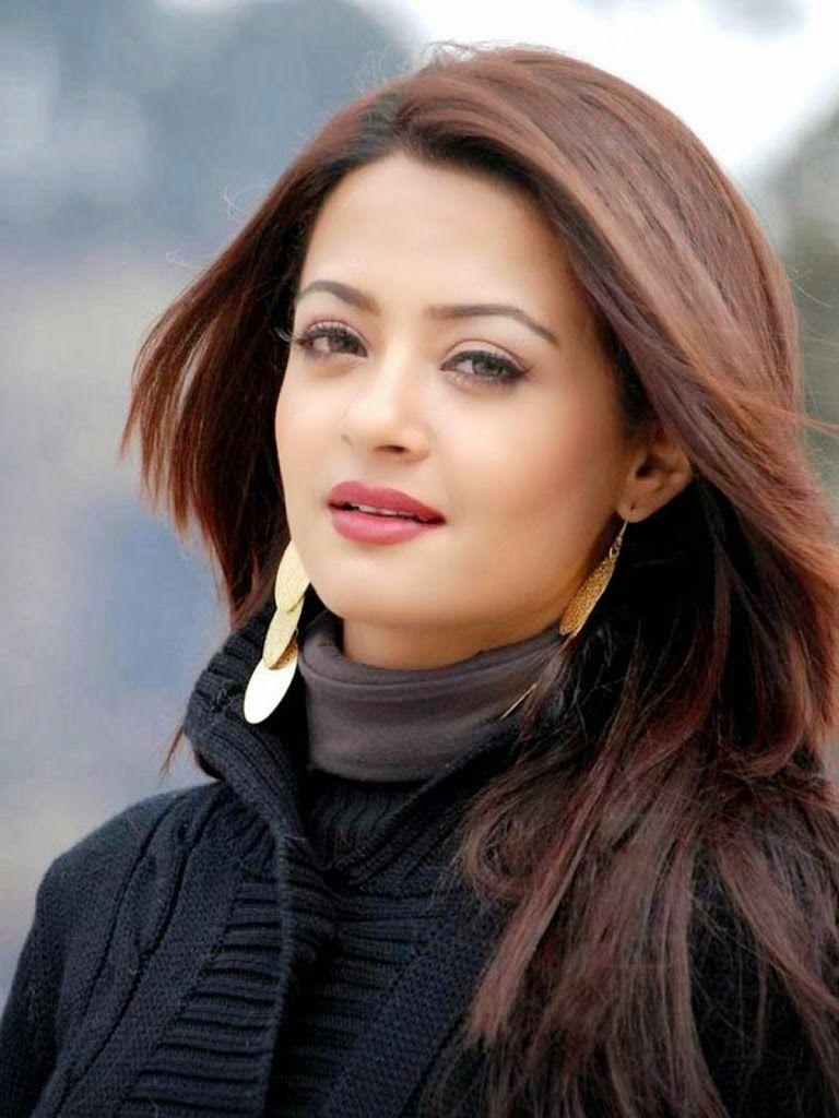 Surveen Chawla Smiley Photo. Surveen Chawla Wallpaper in 2019