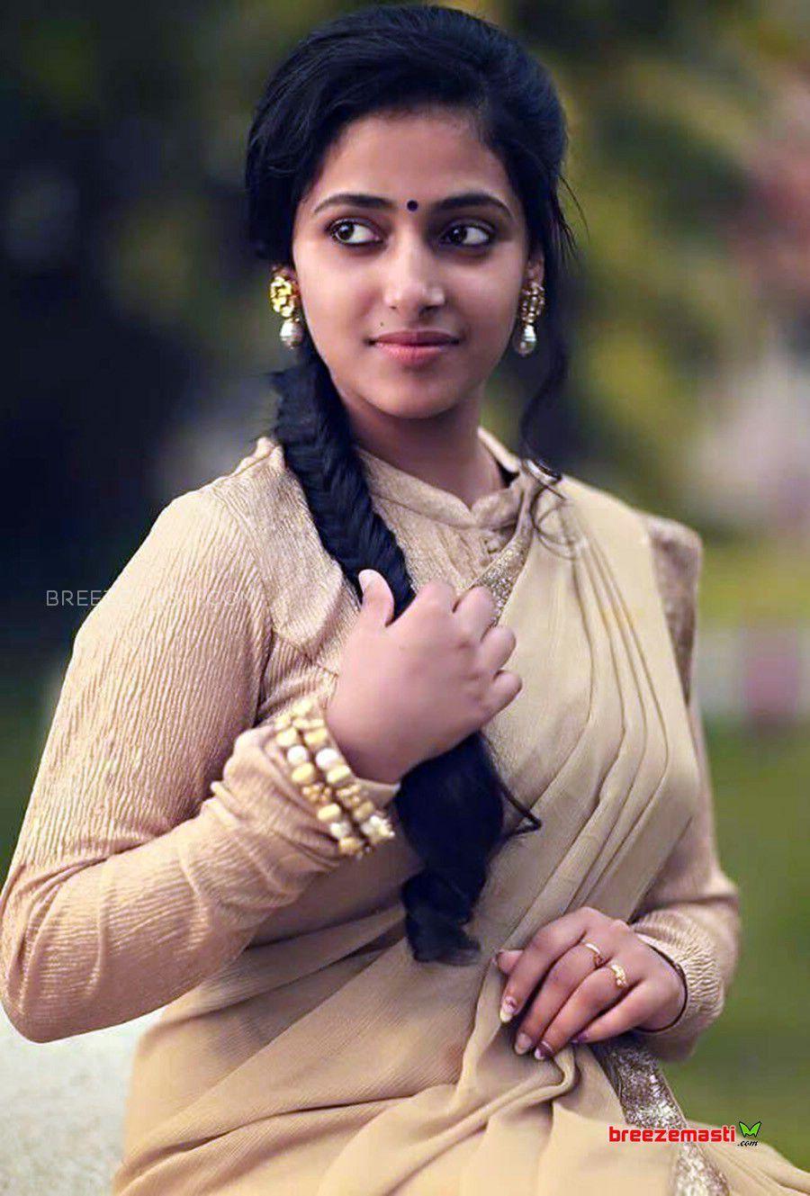 Anu Sithara big boobs