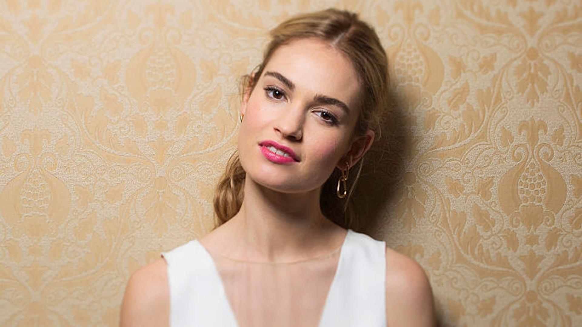 Lily James Wallpapers 14.