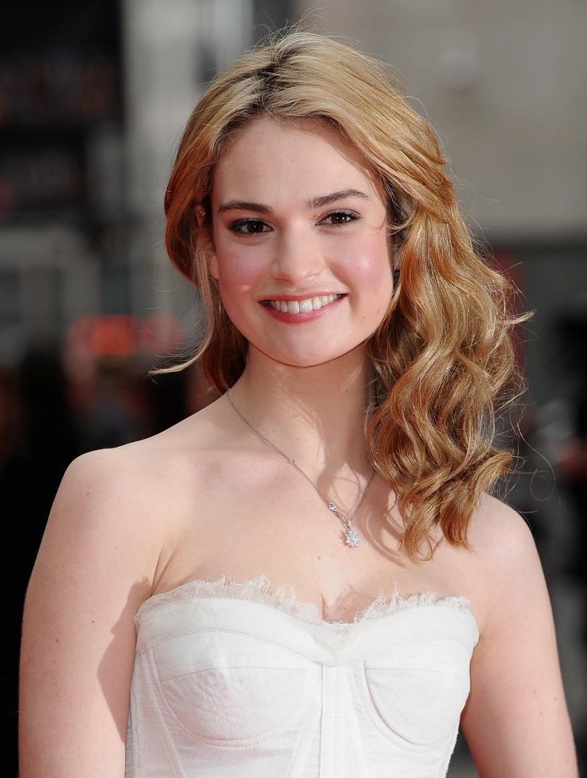 Lily James Smiling Wallpapers Wallpaper Cave 