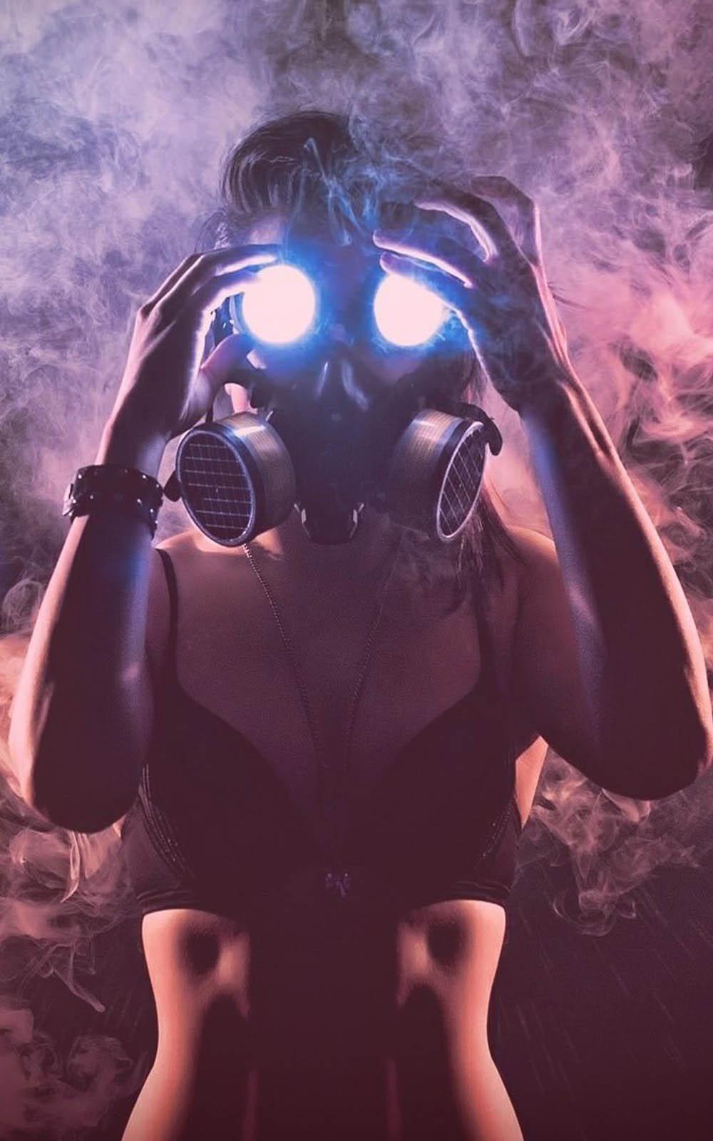 Download Hot Girl Wearing Gas Mask Free Pure 4K Ultra HD Mobile