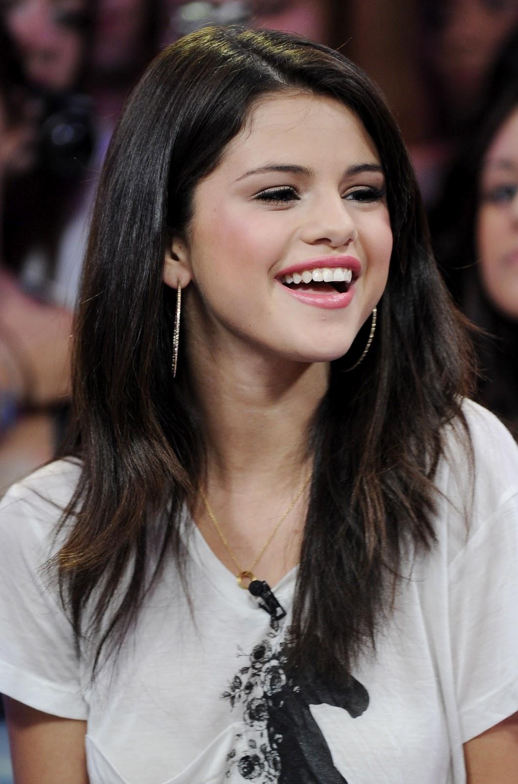 Selena Gomez Wallpaper and Picture 2012: Selena Gomez beautiful