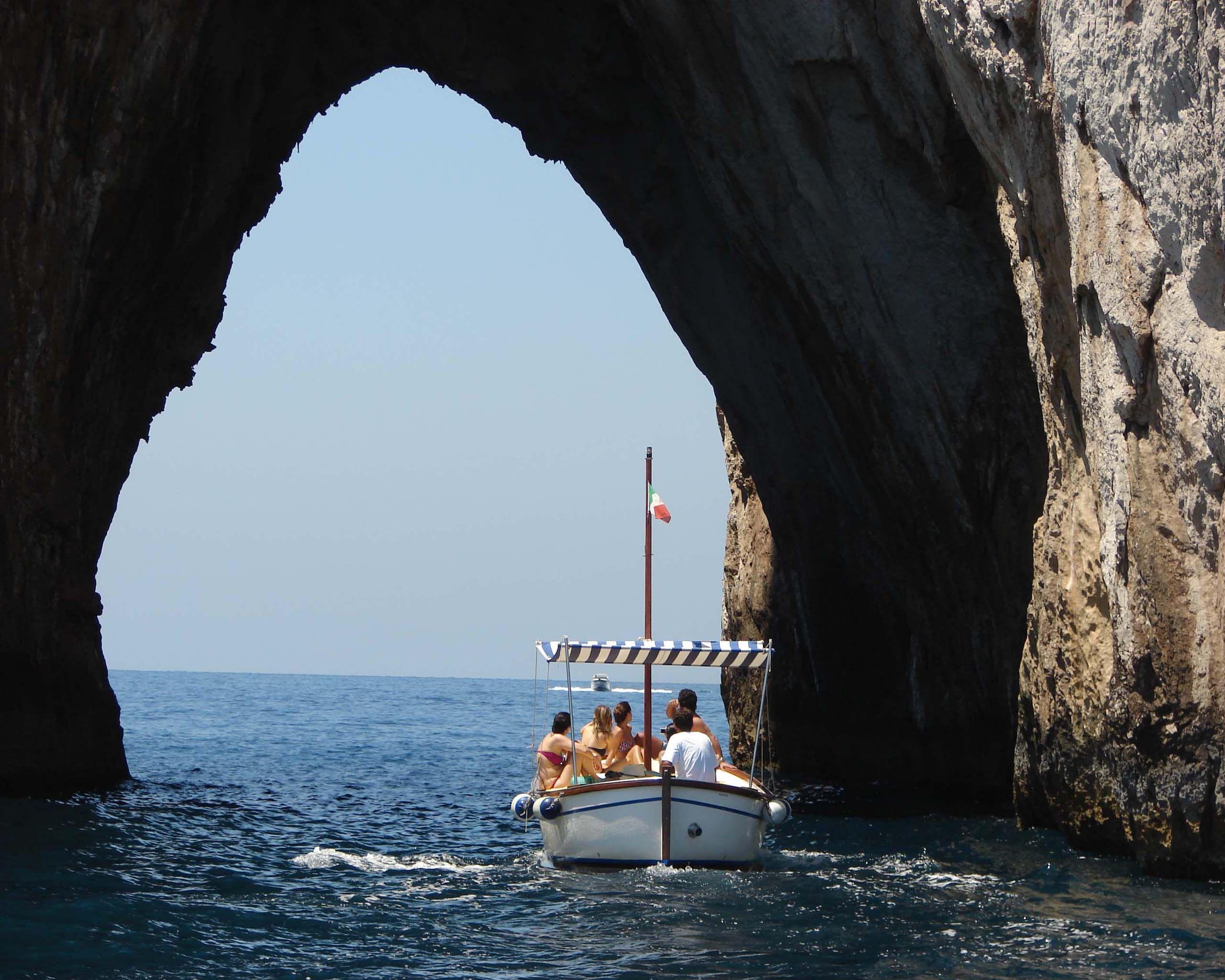 On A Boat Round An Island Of Capri Wallpaper
