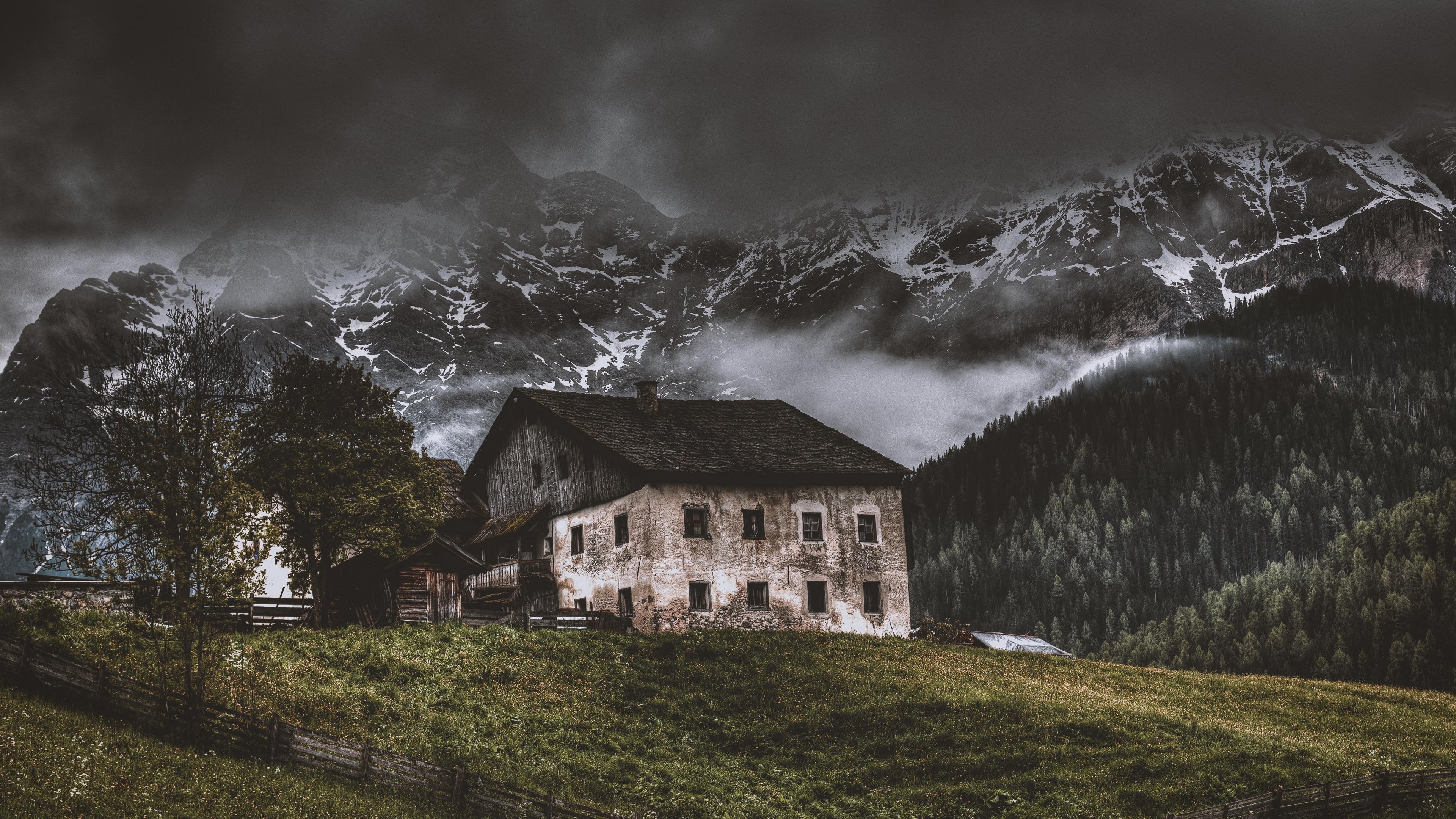 Download wallpaper 3840x2160 mountains, house, old, solitude, grass