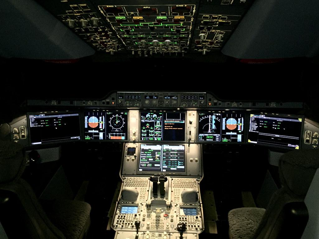 Airbus A350 900 Simulator. It's Too Futuristic For Me!! Al