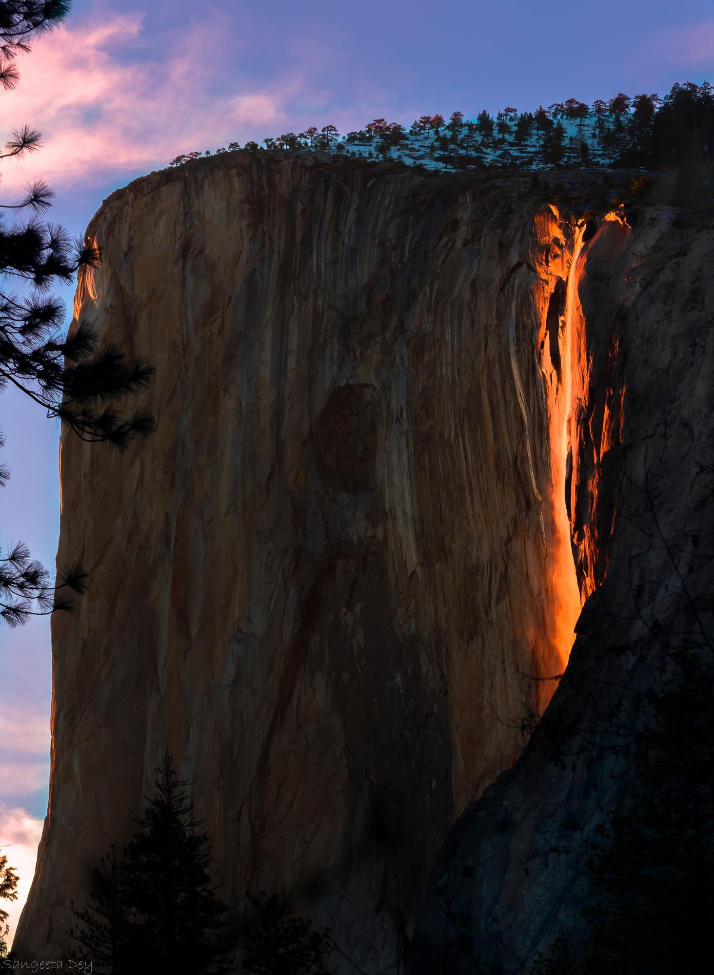 Striking Image of the Rare Yosemite 'Firefall' Phenomenon