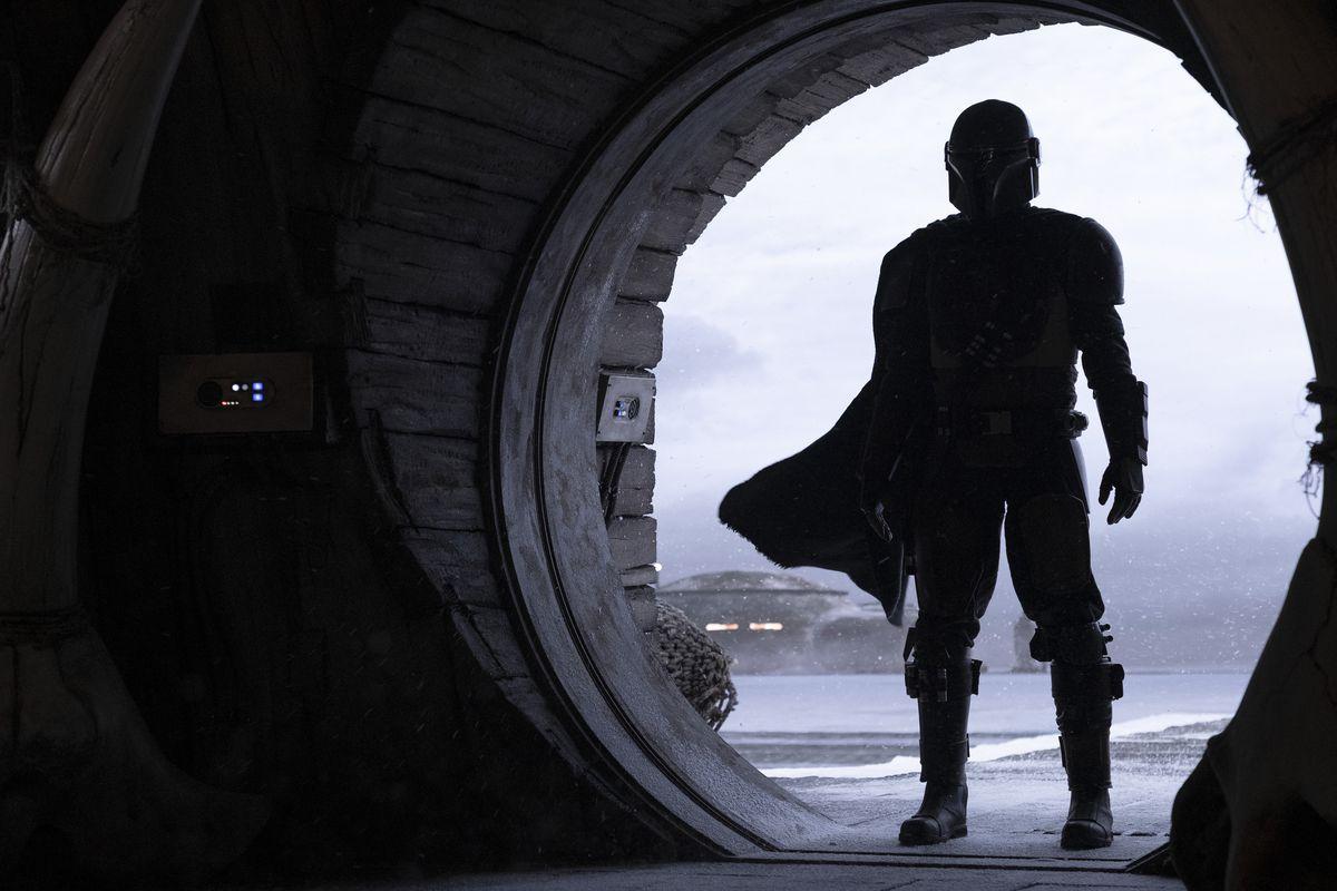 The first teaser for The Mandalorian shown at Star Wars Celebration