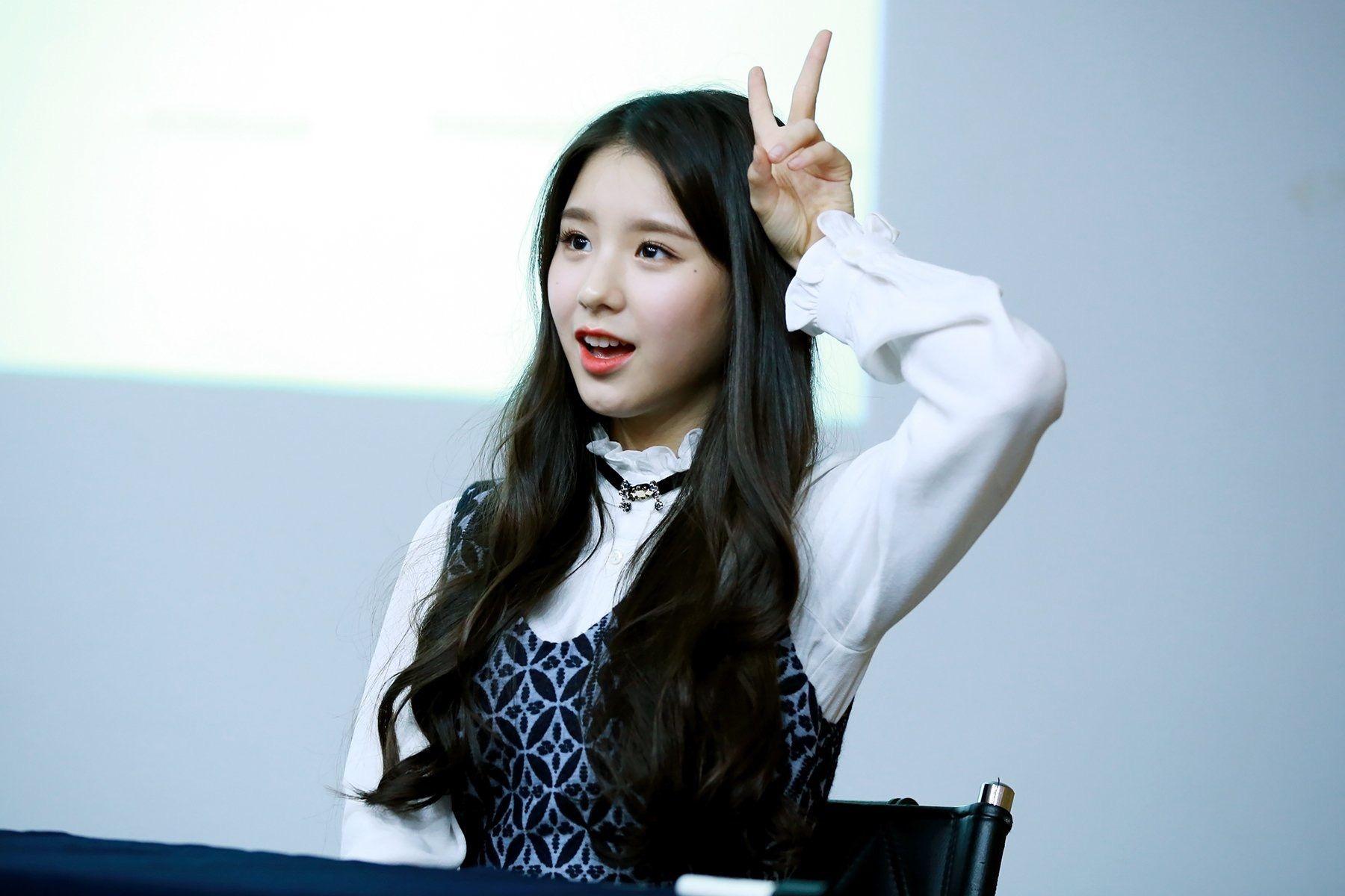 HeeJin ♪ LOOΠΔ. // L O O Π Δ //. Kpop, Korean girl groups, Korean