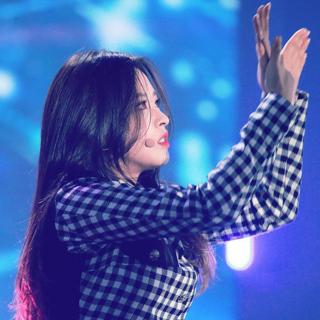 jinsoul Instagram photo and videos