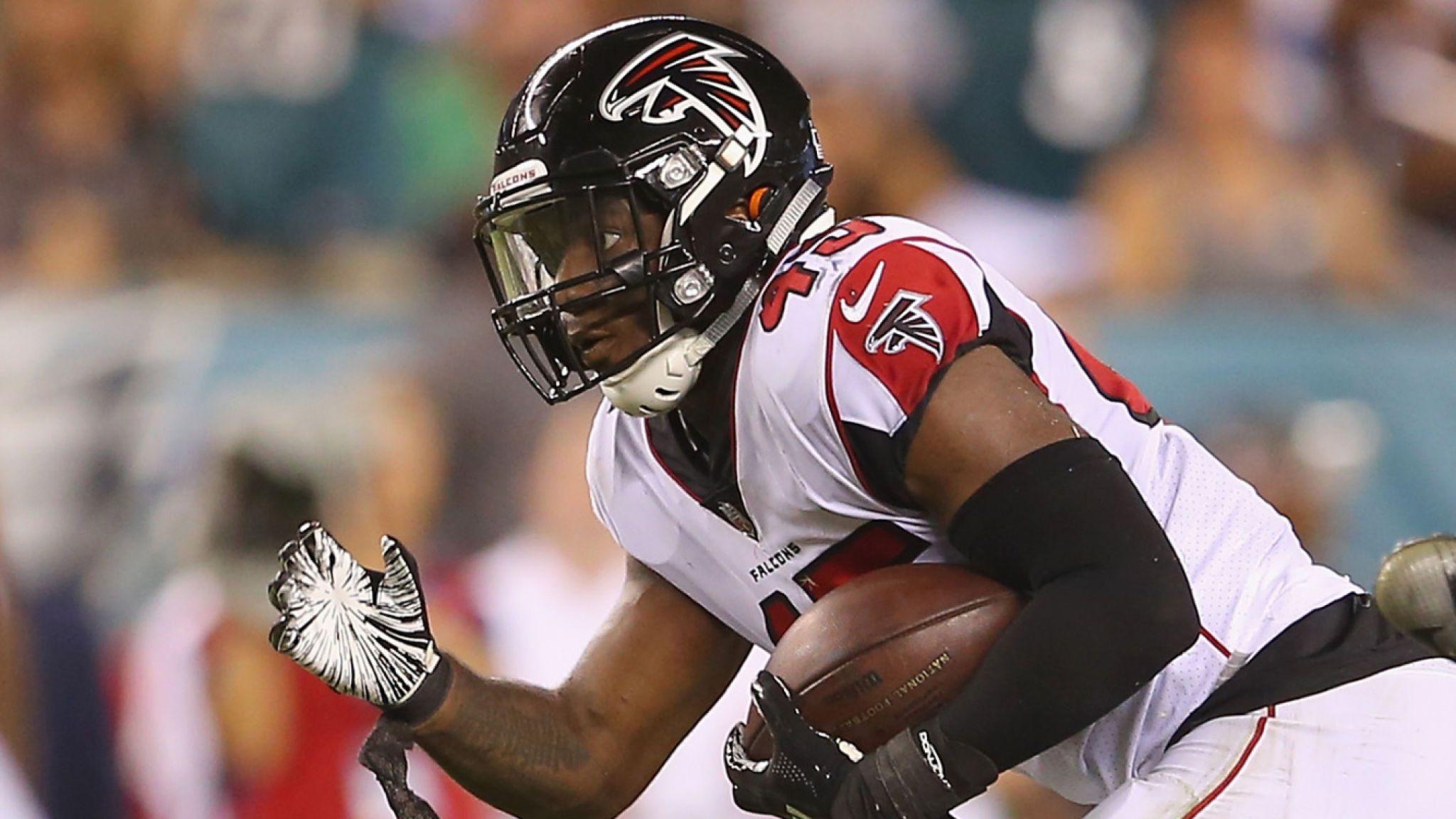 Atlanta Falcons place linebacker Deion Jones on injured reserve