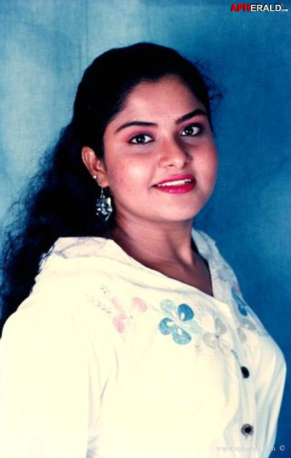 telugu actress pragathi photo