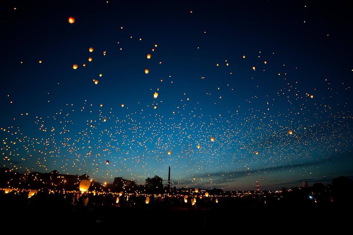 sky lanterns floating night glowing wallpaper and background