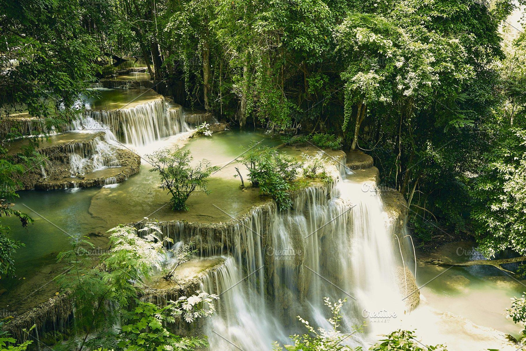 Huai Mae Khamin Waterfall in Thailan