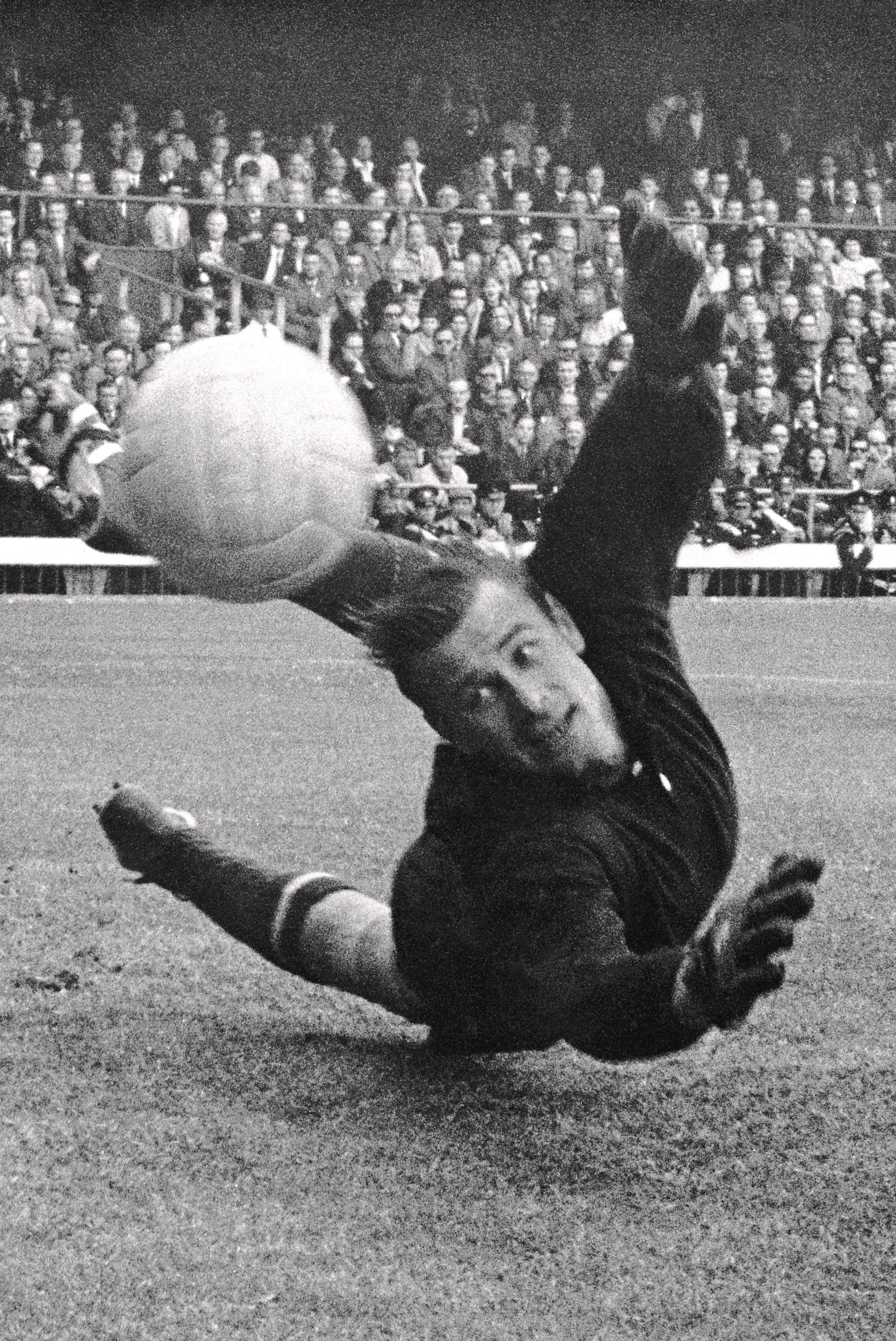 Who was Lev Yashin, and why is he on the World Cup 2018 poster?