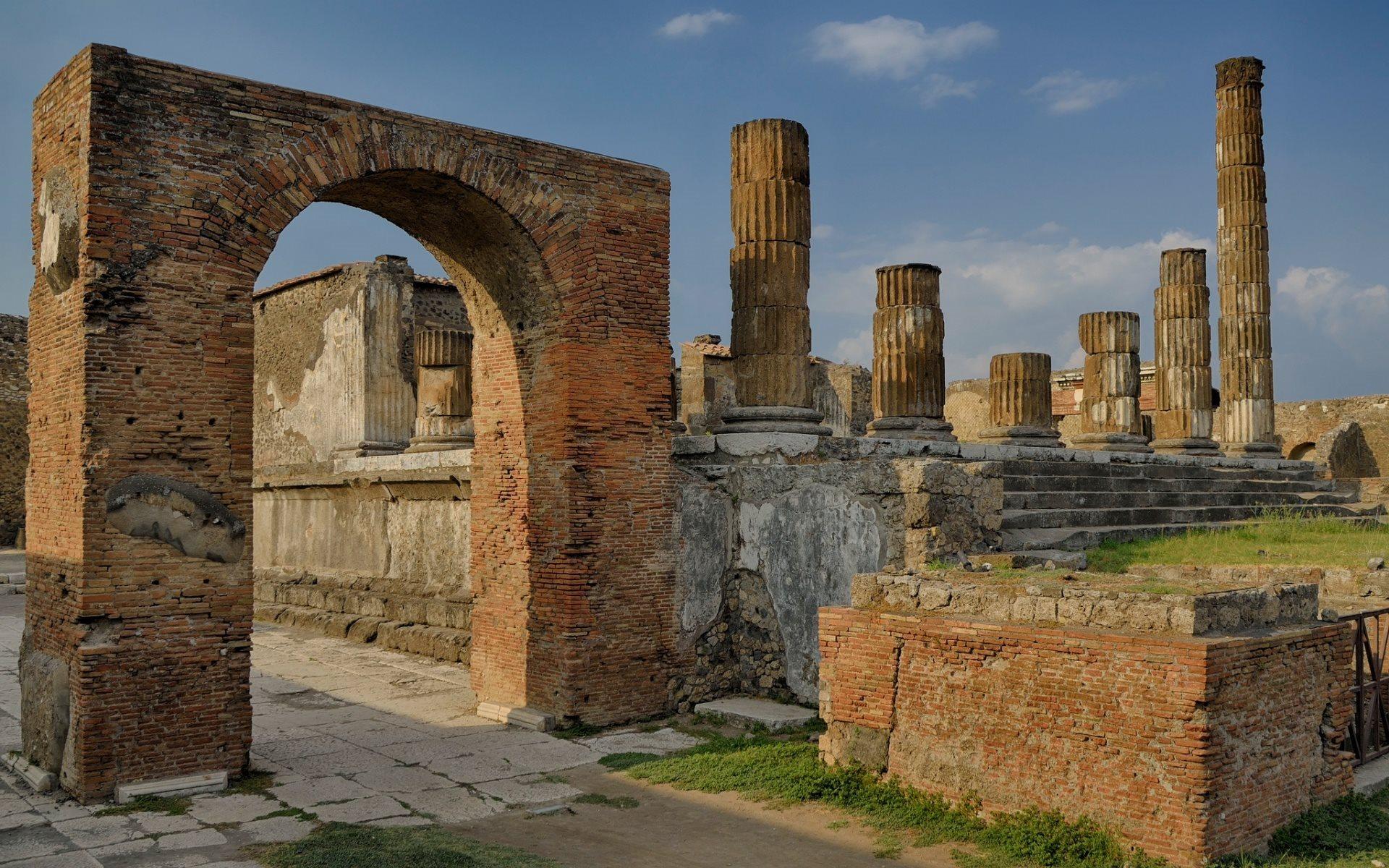 Download wallpaper ruins, Pompeii, column, ancient