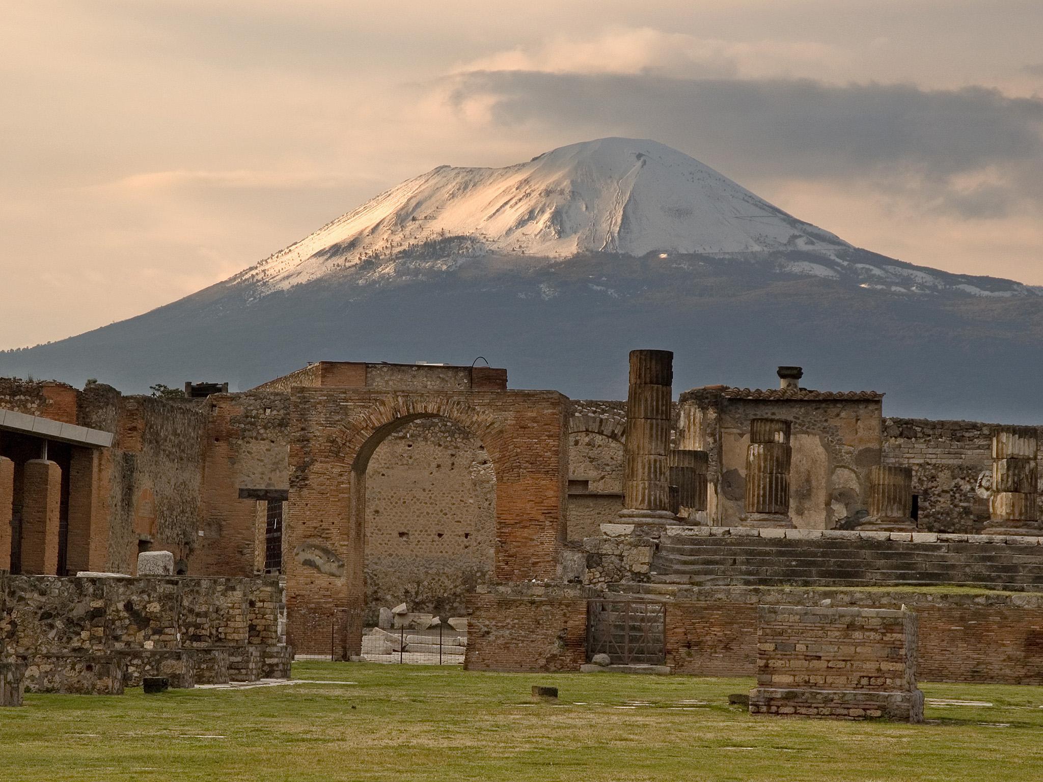 Pompeii destruction date may be wrong, archaeologists
