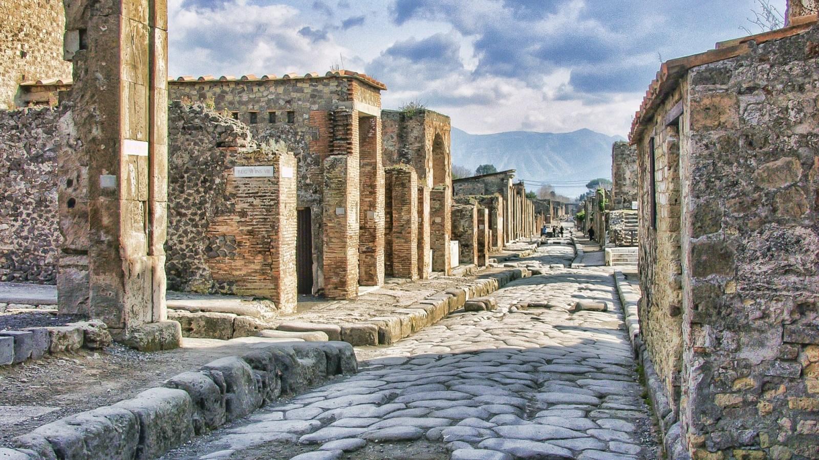 A Dull Day in Pompeii // A Photo Essay