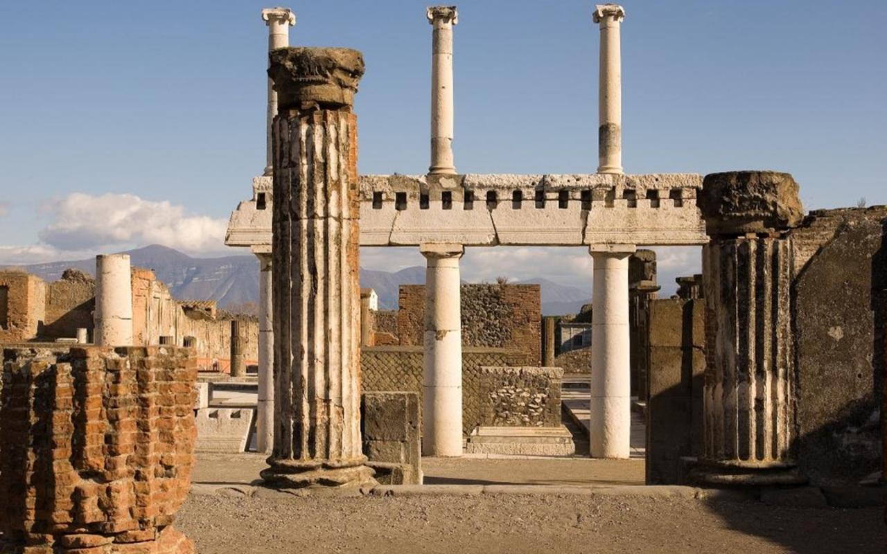 private tour of Pompeii with wine tasting on Mount Vesuvius